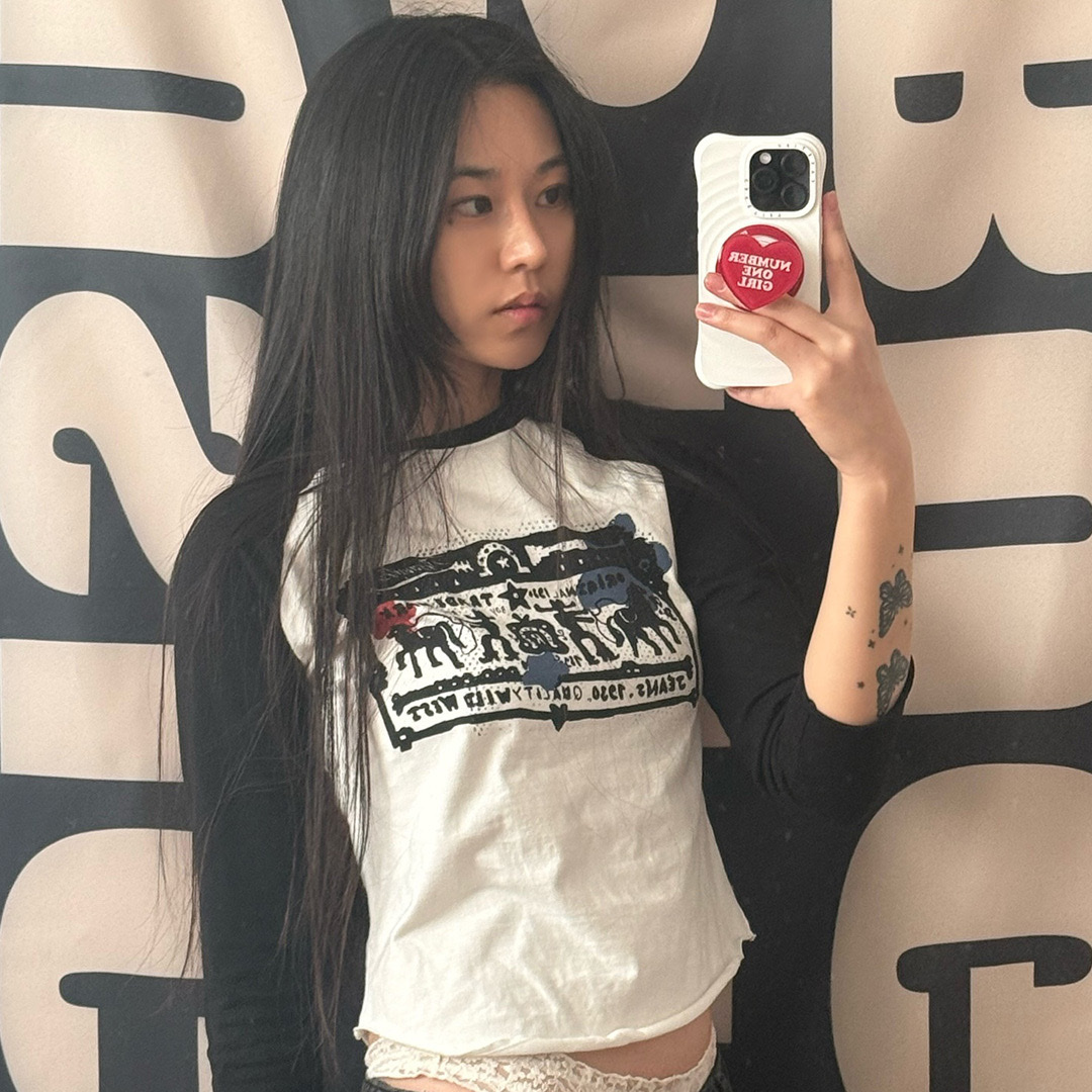 Thevinylhouse Cowboy Pictogram Raglan LS Tee White 착용 스타일