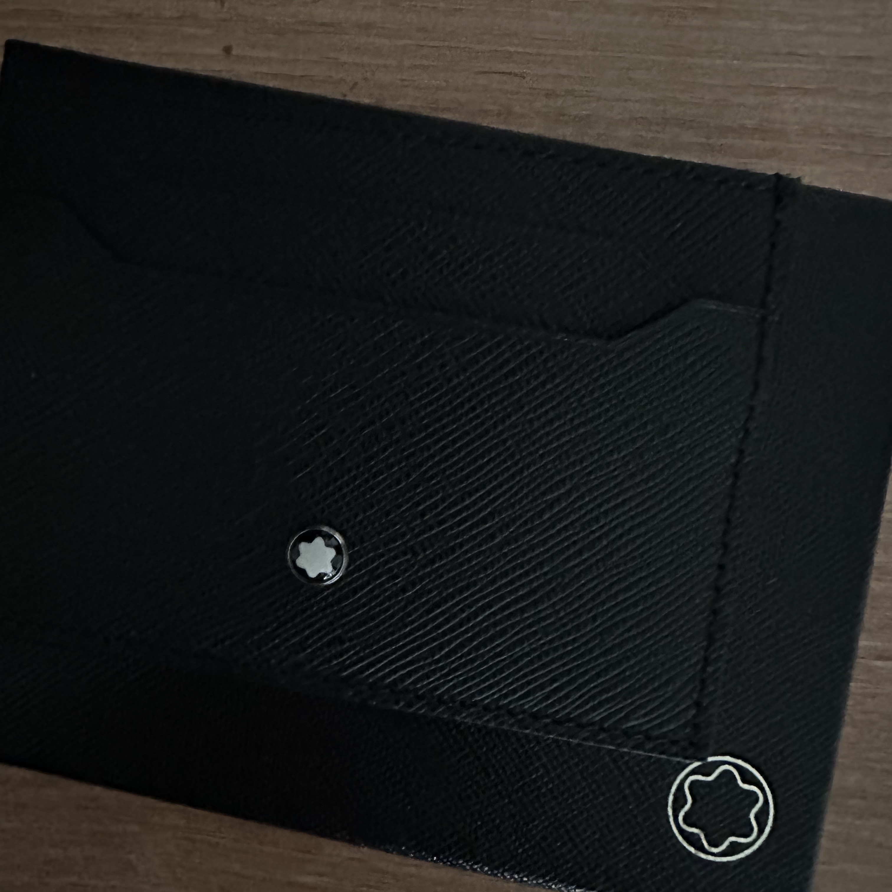 Montblanc Sartorial 5cc Card Holder Black 착용 스타일