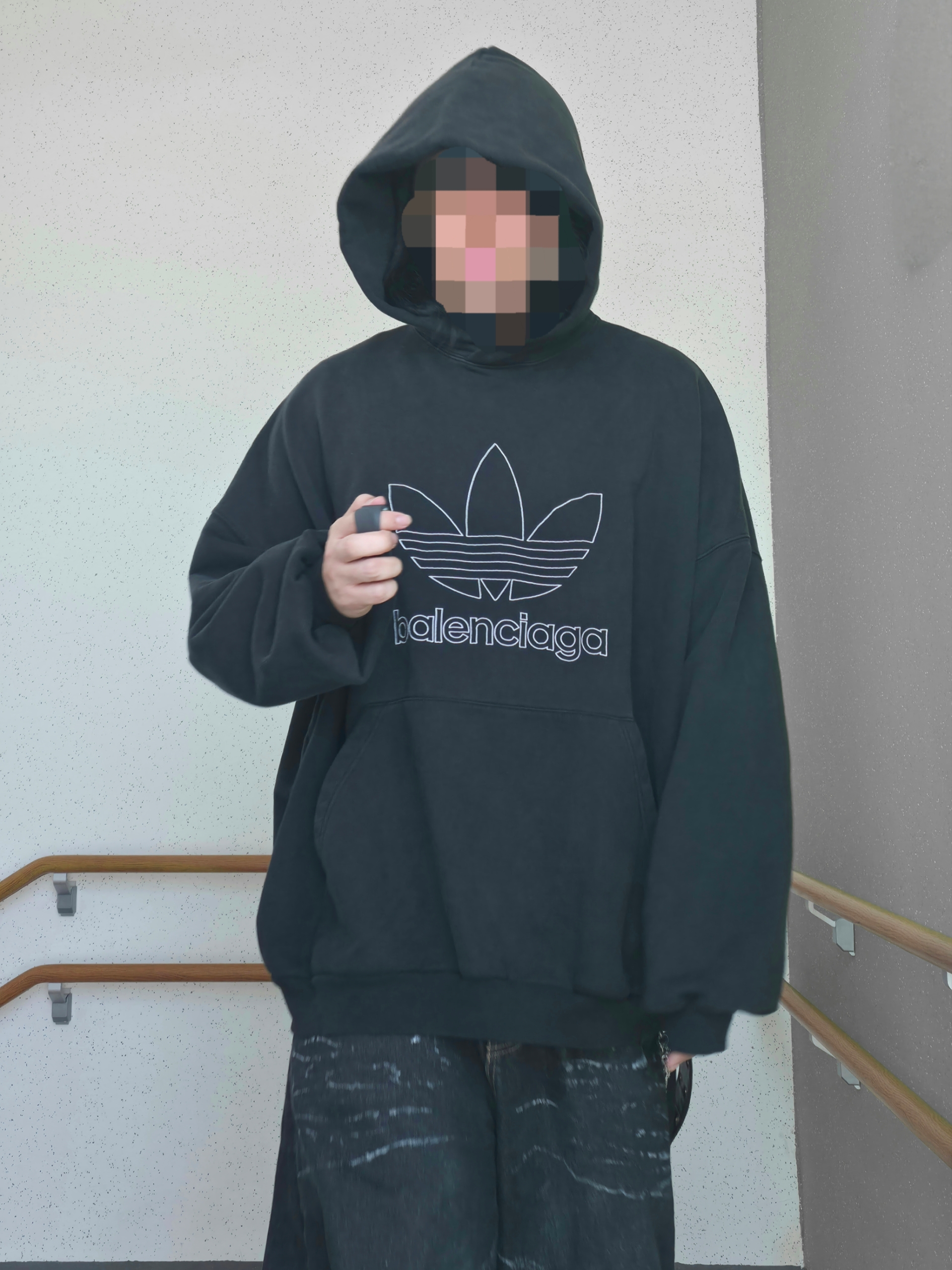 Balenciaga x Adidas Hoodie Large Fit Black, LOSTGARDEN Phantom 착용 스타일 - 8