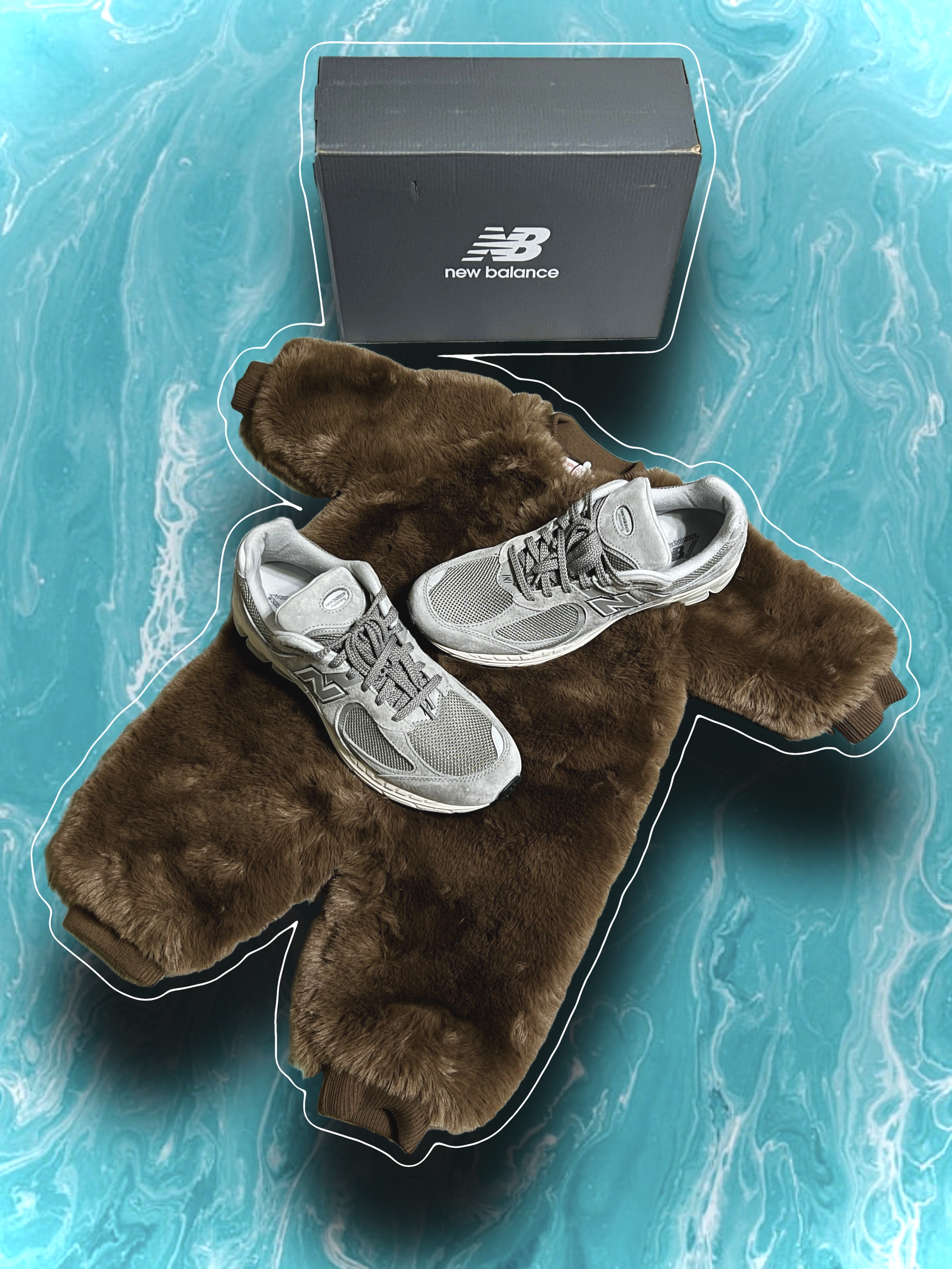 New Balance 2002R Grey, (Kids) Monchhichi x Bebe De Pino Fur Overall Brown 착용 스타일 - 2