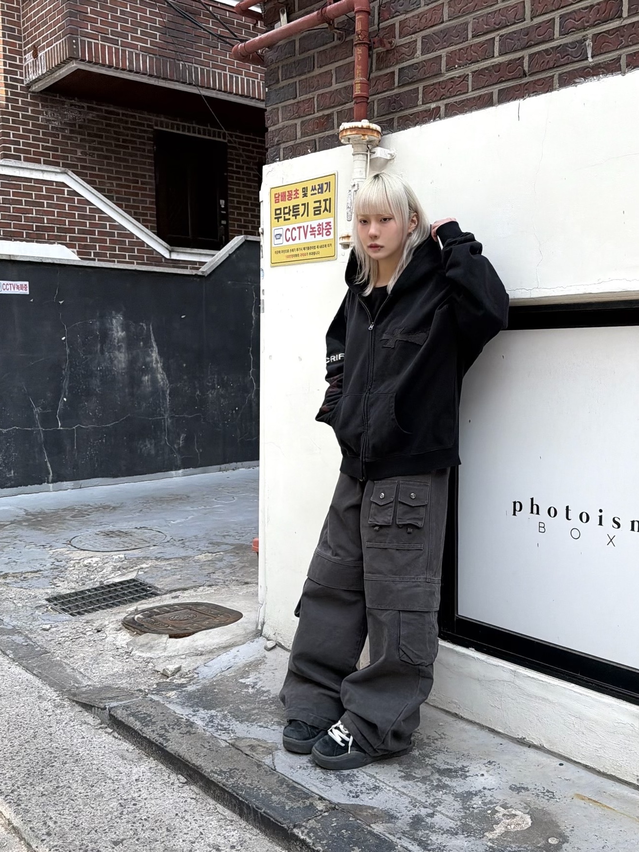 ETCE Washed Sacrifice Hood Zip Up Black 착용 스타일 - 2