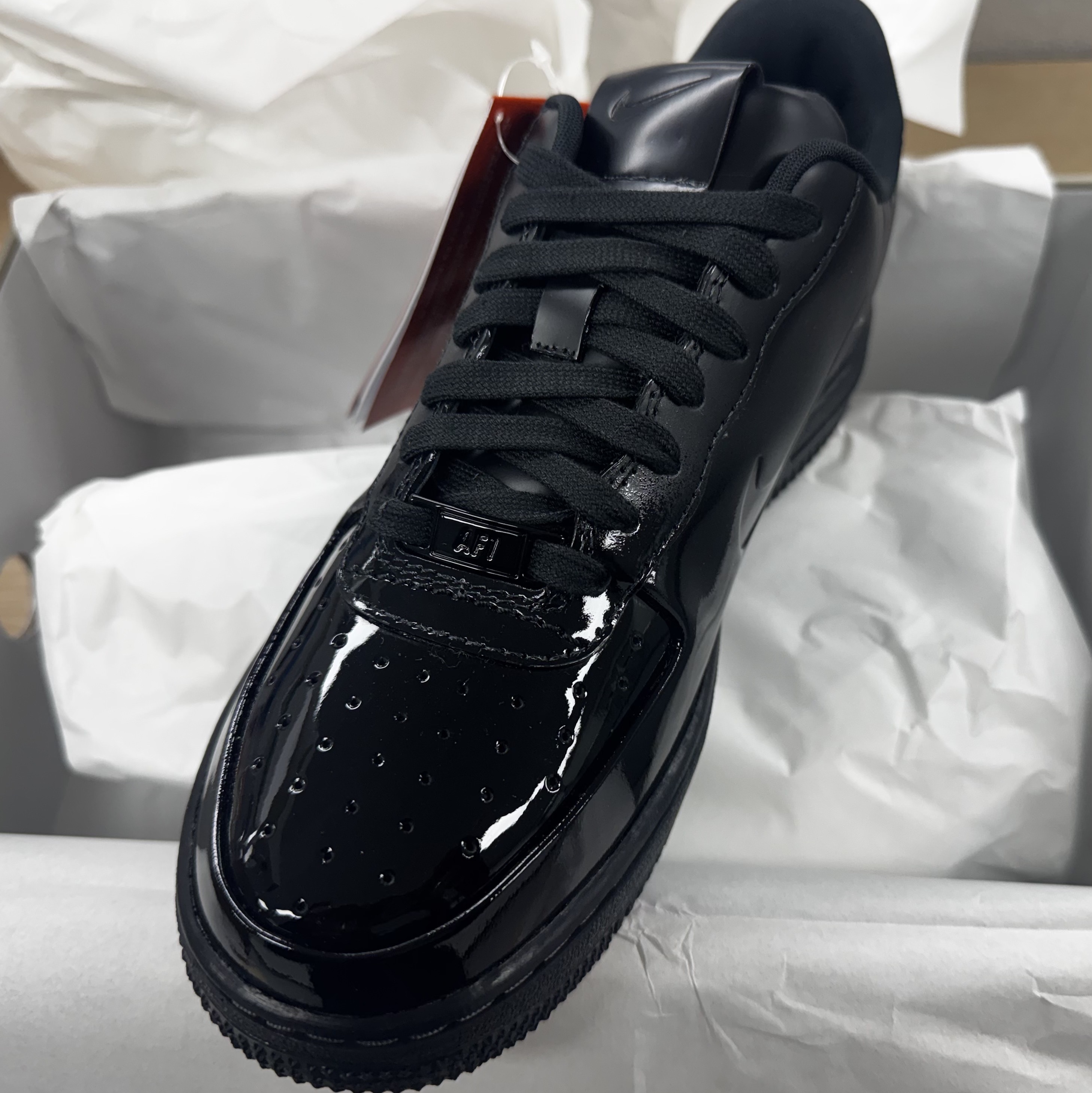 (W) Nike Air Force 1 Made in Italy Black Sail 착용 스타일 - 1