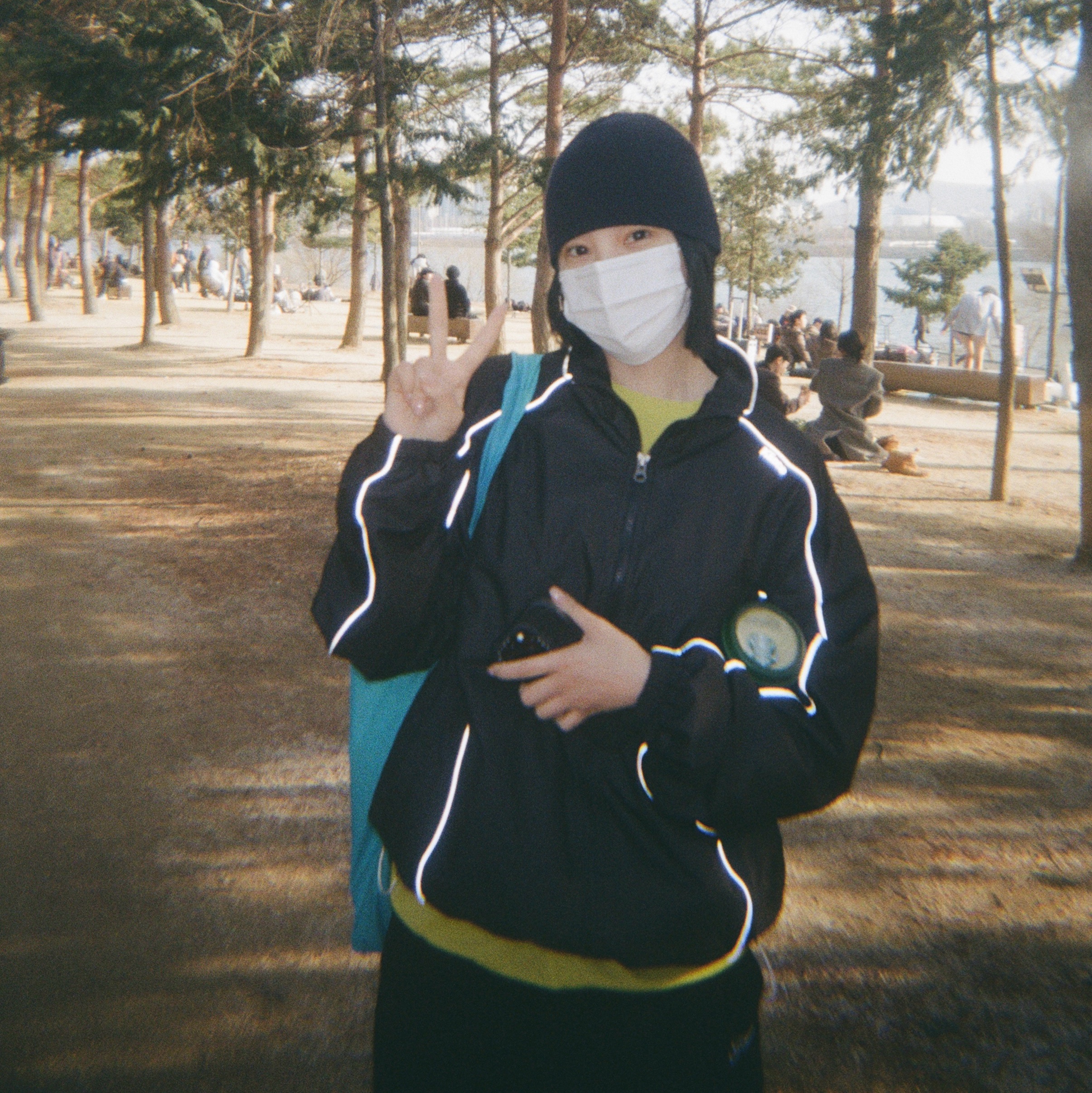 Kiiace Reflect Track Jacket Black 착용 스타일