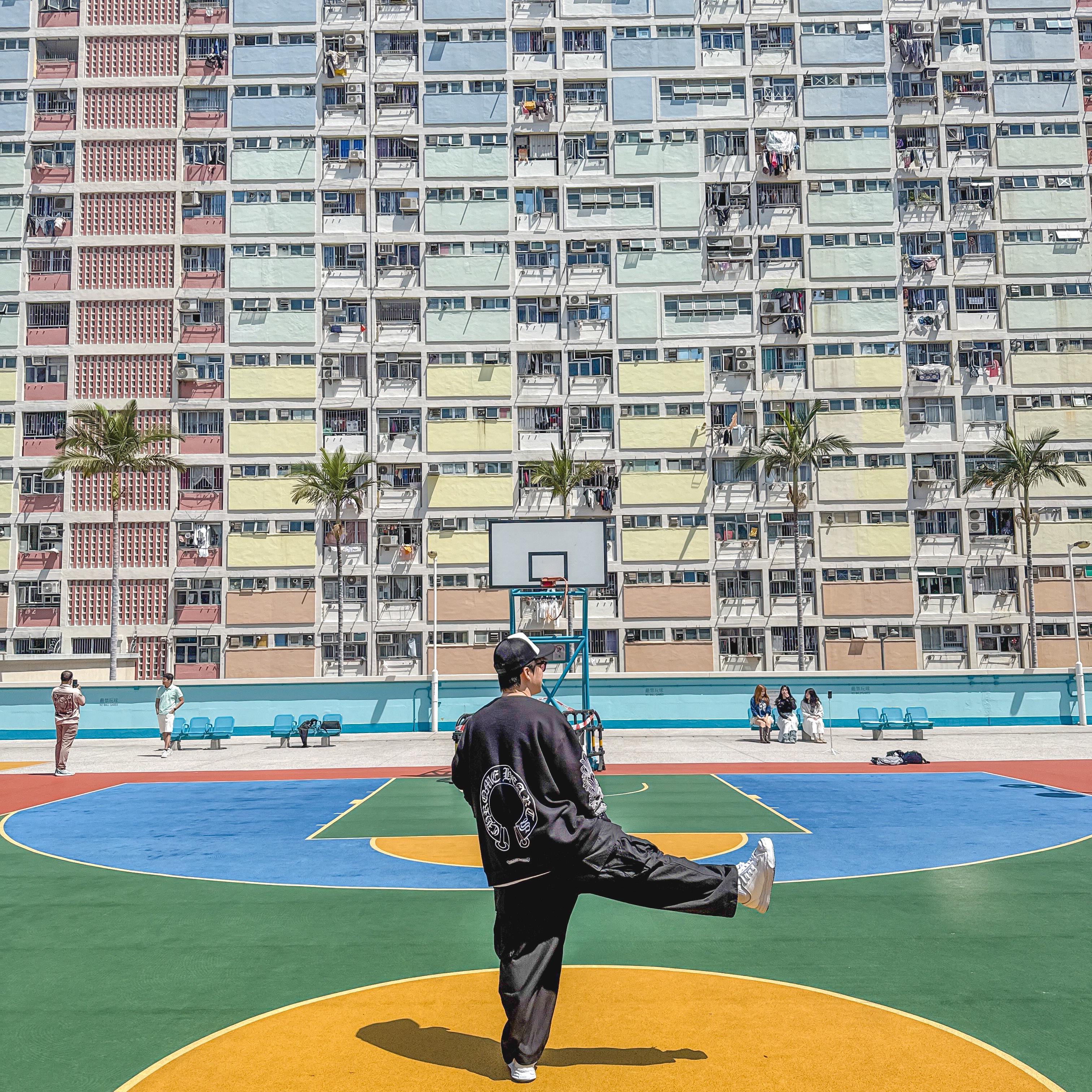Chrome Hearts Horseshoe Logo Sweatshirt Black, Hysteric Glamour Guitar Girl Mesh Cap Black 착용 스타일