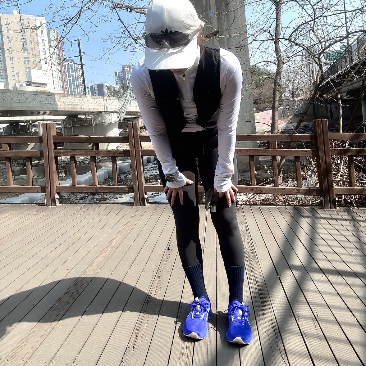 (W) Asics Novablast 5 Cobalt Burst White 착용 스타일 - 1