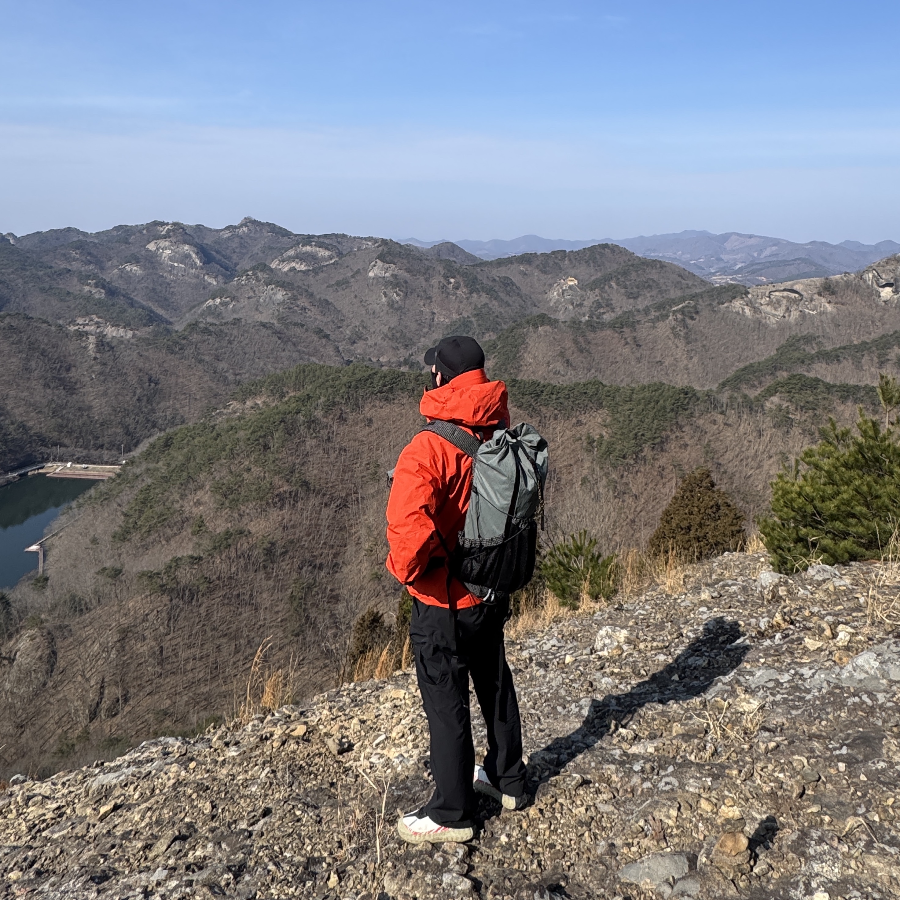 Arc'teryx Alpha SV Jacket Dynasty Black 착용 스타일
