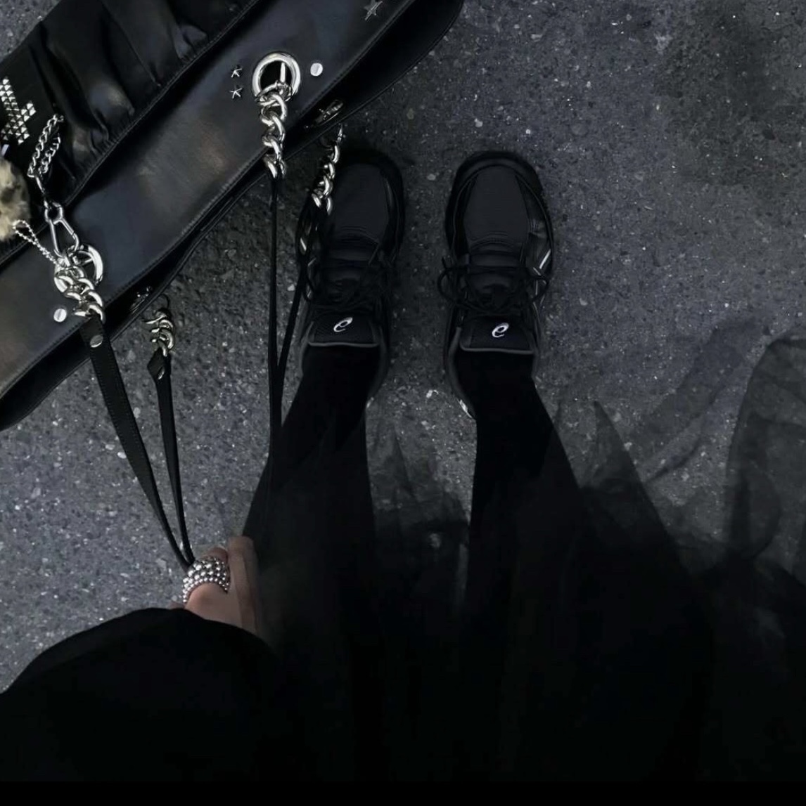 Asics Hypersync Graphite Grey Black 착용 스타일