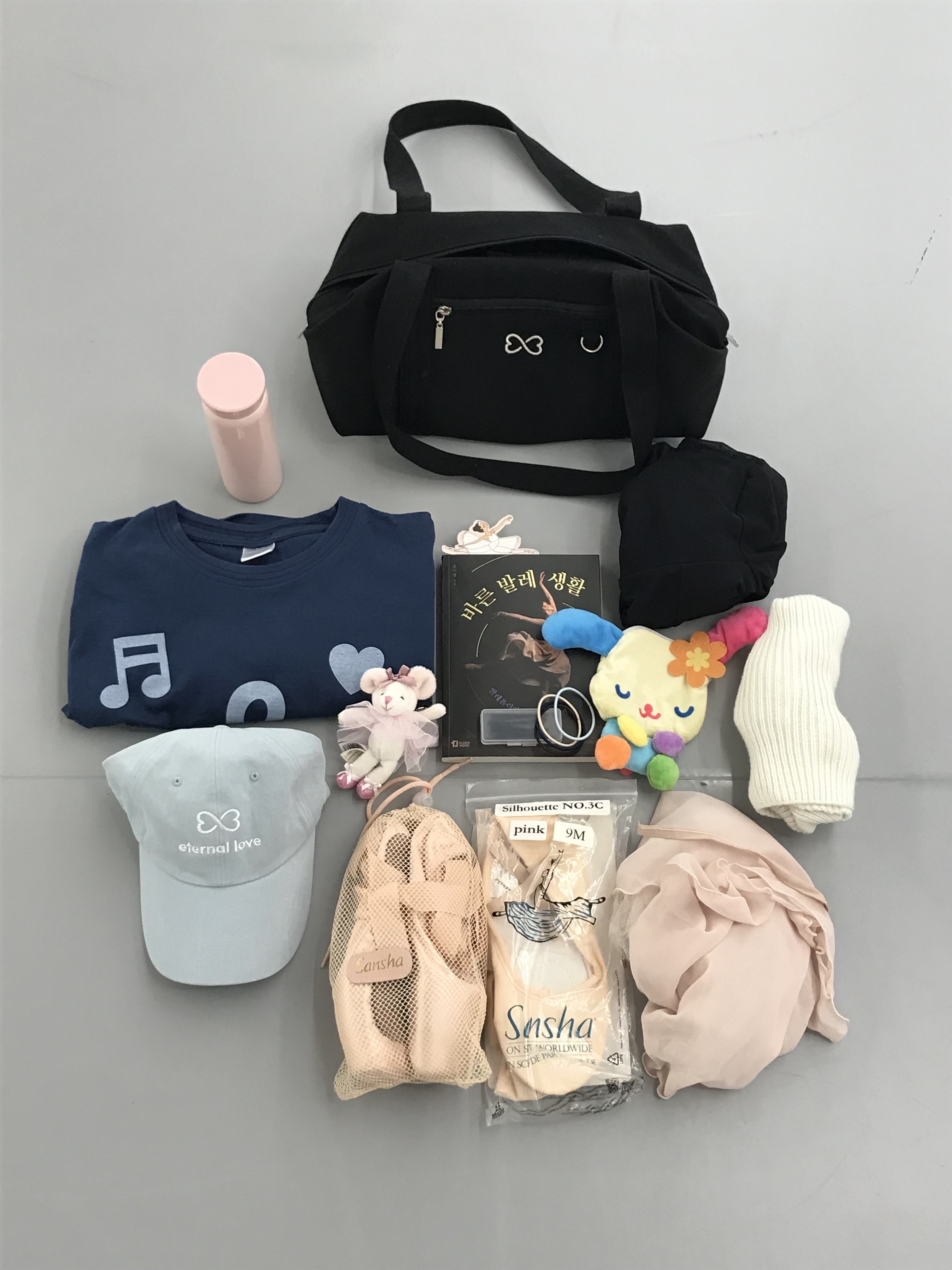 Isummerly Eternal Love Bag Black, Isummerly Melody T-shirt Navy 착용 스타일 - 2