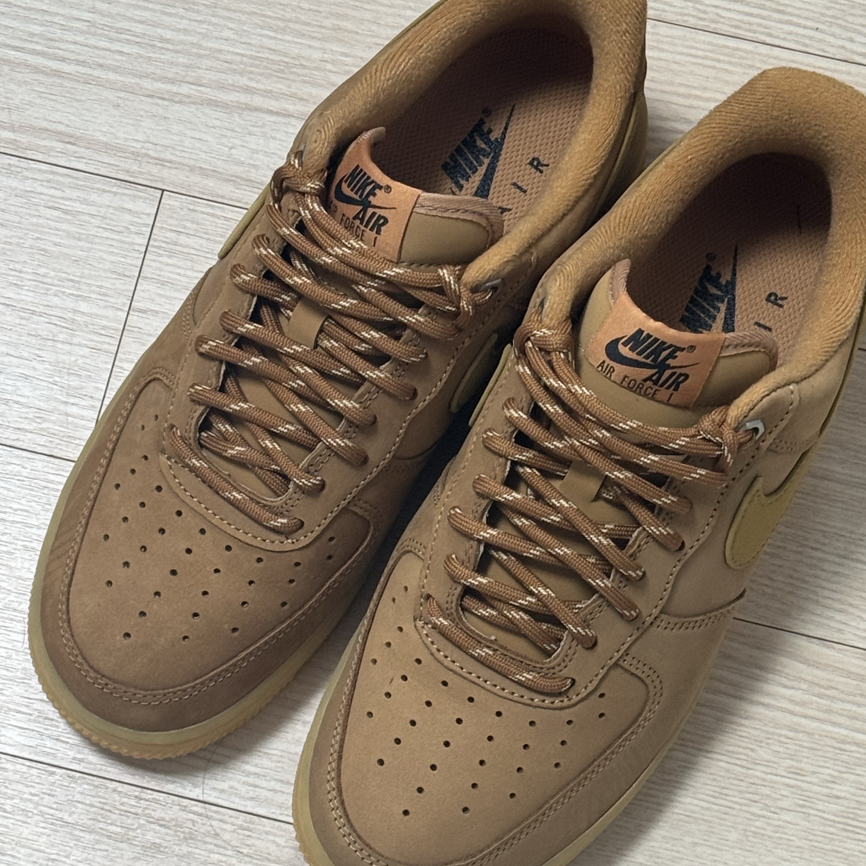 Nike Air Force 1 '07 WB Flax 착용 스타일