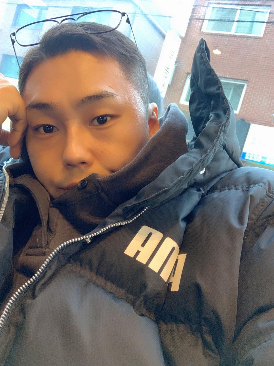 Puma x Ader Error Down Coat Black 착용 스타일