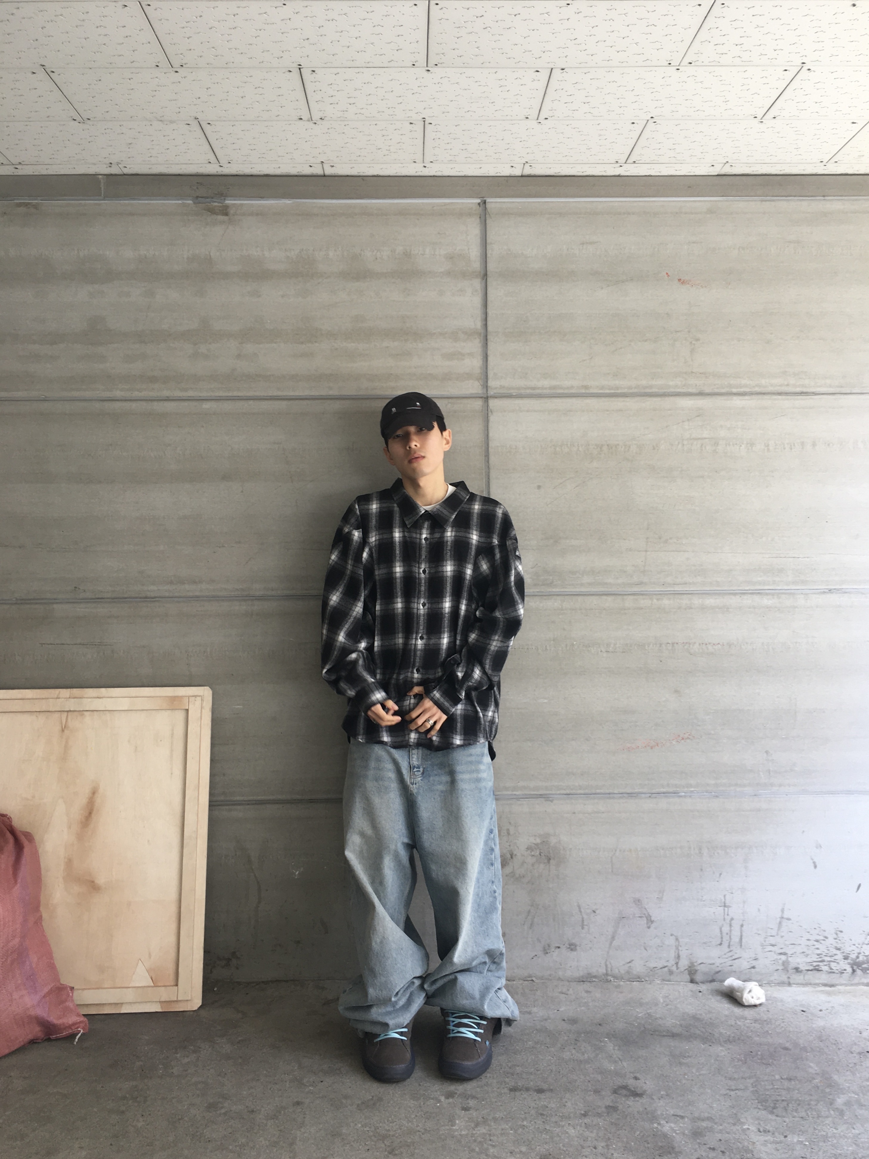 ERL Vamp Skate Electric Gray 착용 스타일 - 1