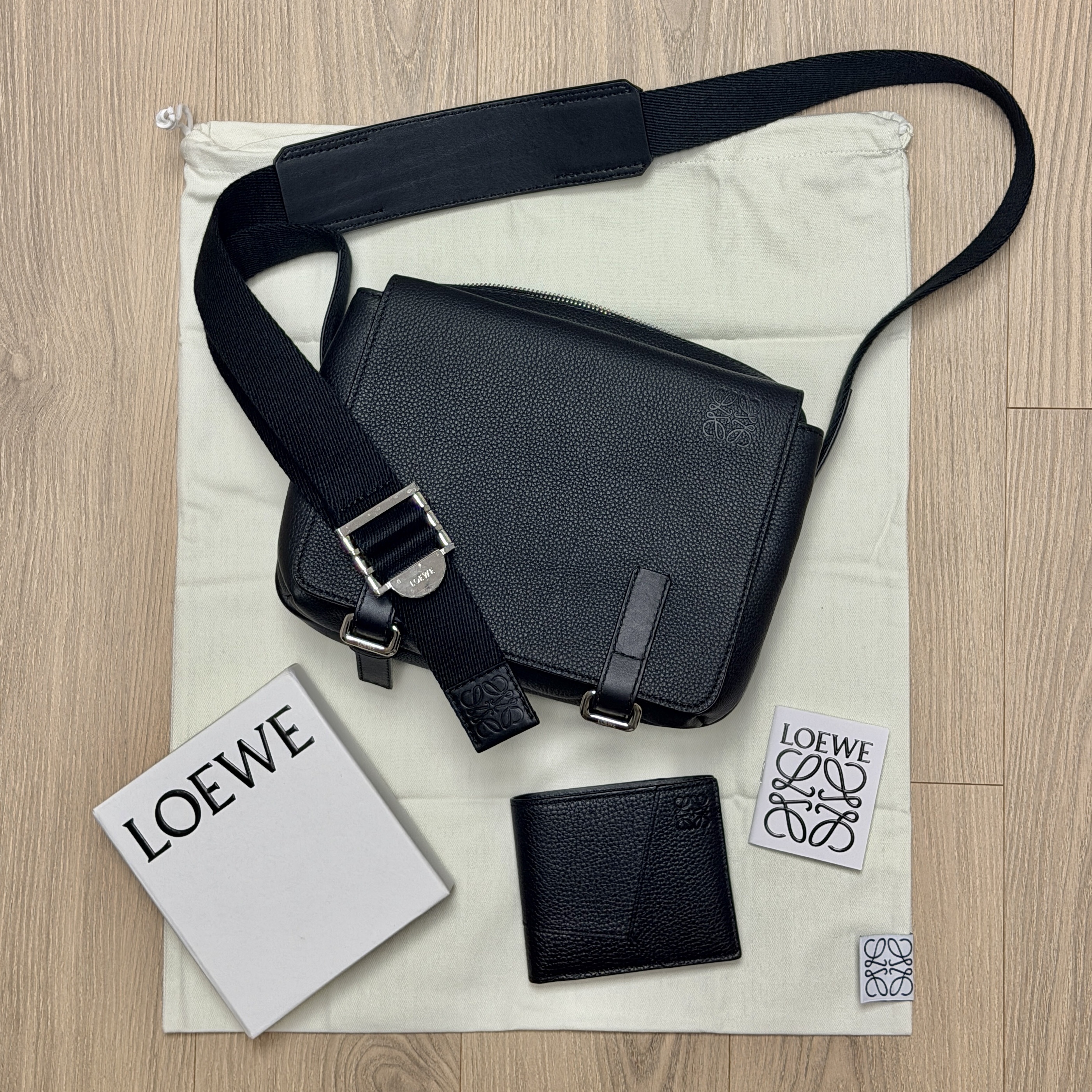 Loewe XS Military Messenger Bag in Soft Grained Calfskin Black, Loewe Puzzle Bifold Wallet in Supple Grained Calfskin Black 착용 스타일