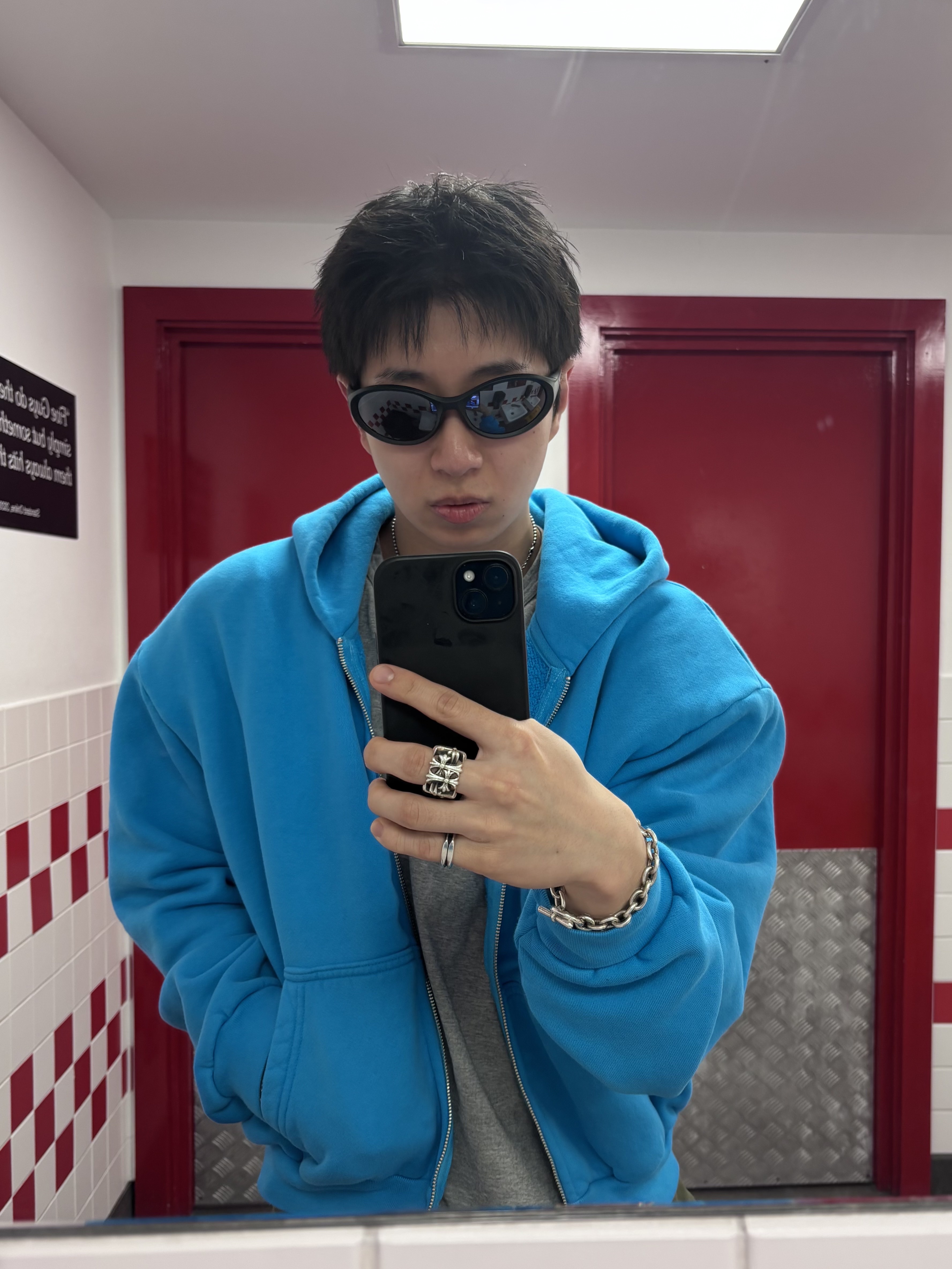 SKYLRK Zip Hoodie Super Blue 착용 스타일 - 1