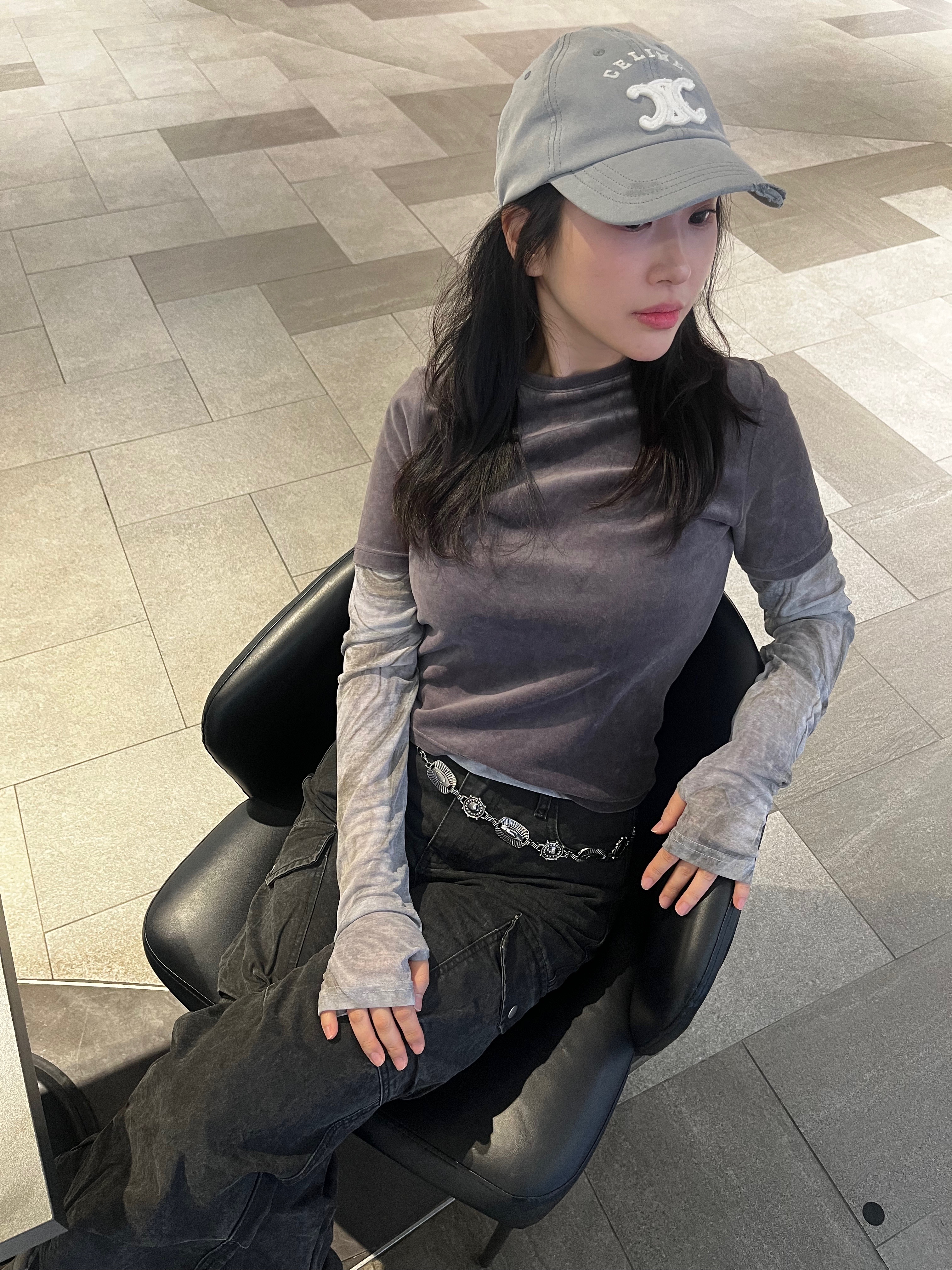 Celine Triomphe Gabardine Baseball Cap Black, Celine Light Cotton Gabardine Triomphe Cap Faded Grey 착용 스타일 - 2
