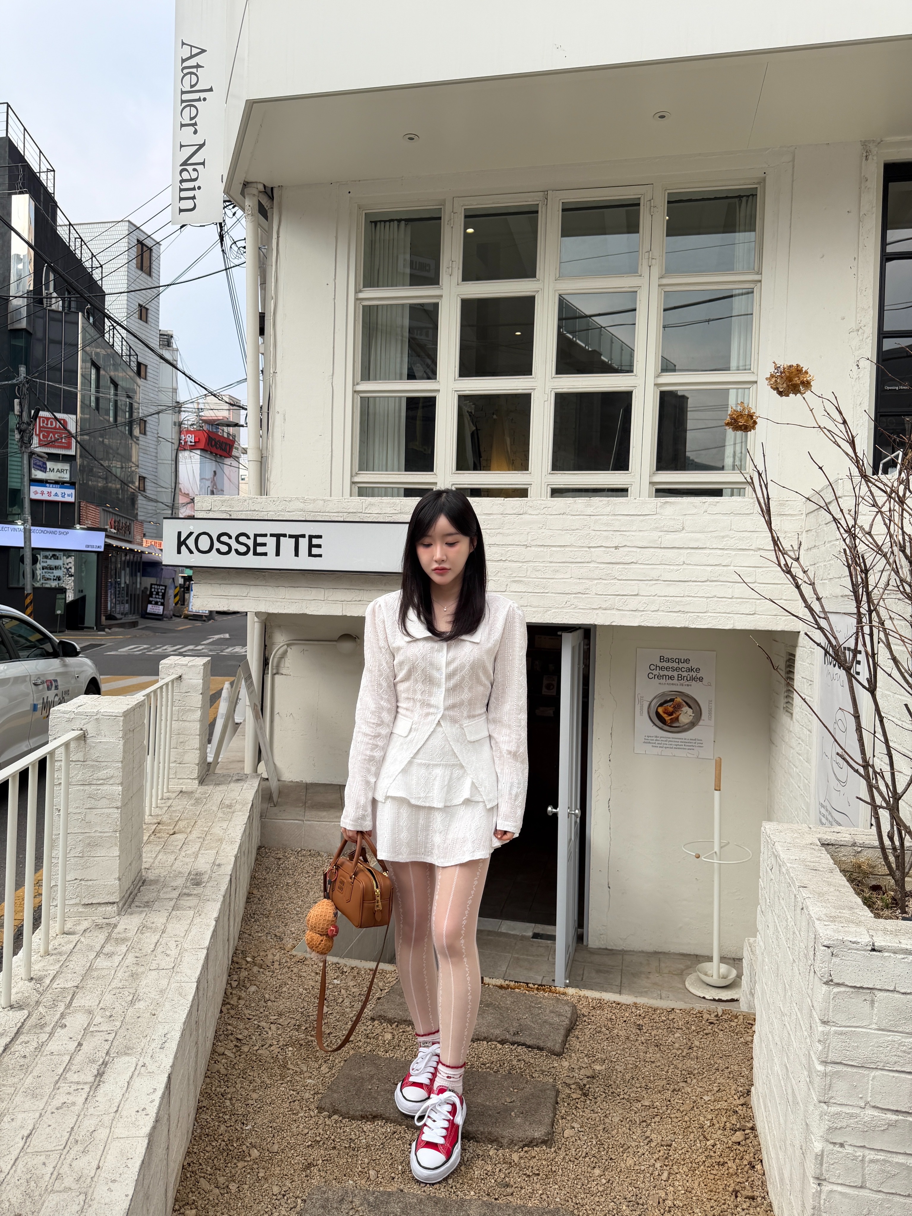Maison Mihara Yasuhiro Peterson OG Sole Canvas Low Sneakers Red, Miu Miu Arcadie Leather Bag Cognac 착용 스타일 - 1