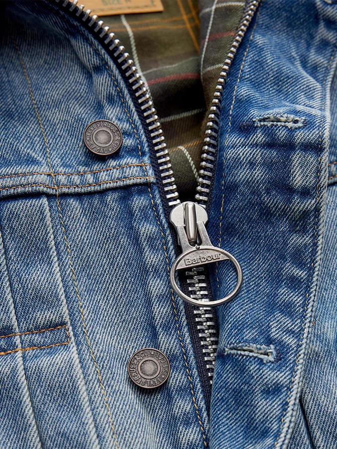 Levi's x Barbour Type II Trucker Jacket Vintage Washed Denim 착용 스타일 - 3
