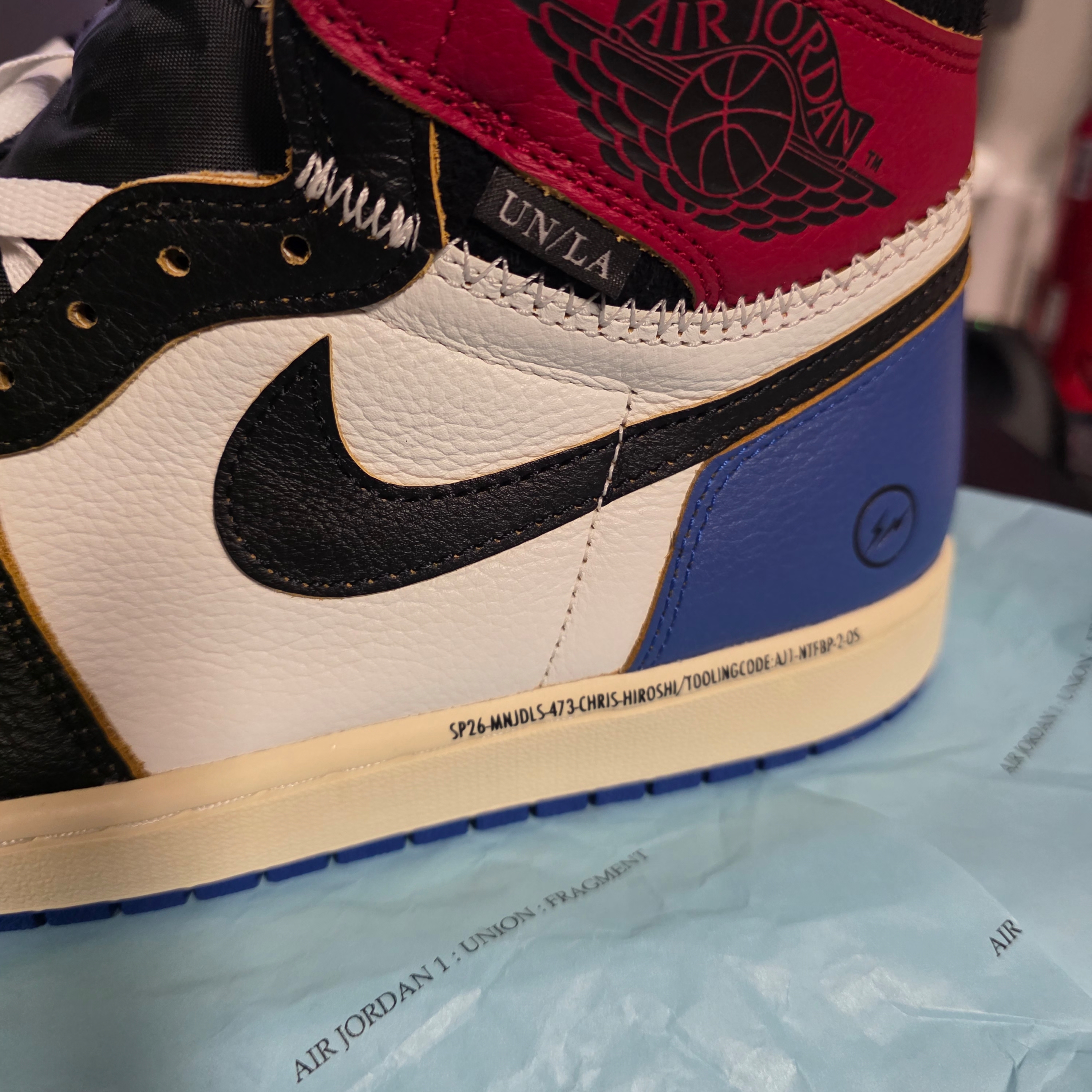 Jordan 1 x Fragment x Union LA Black and Varsity Red 착용 스타일