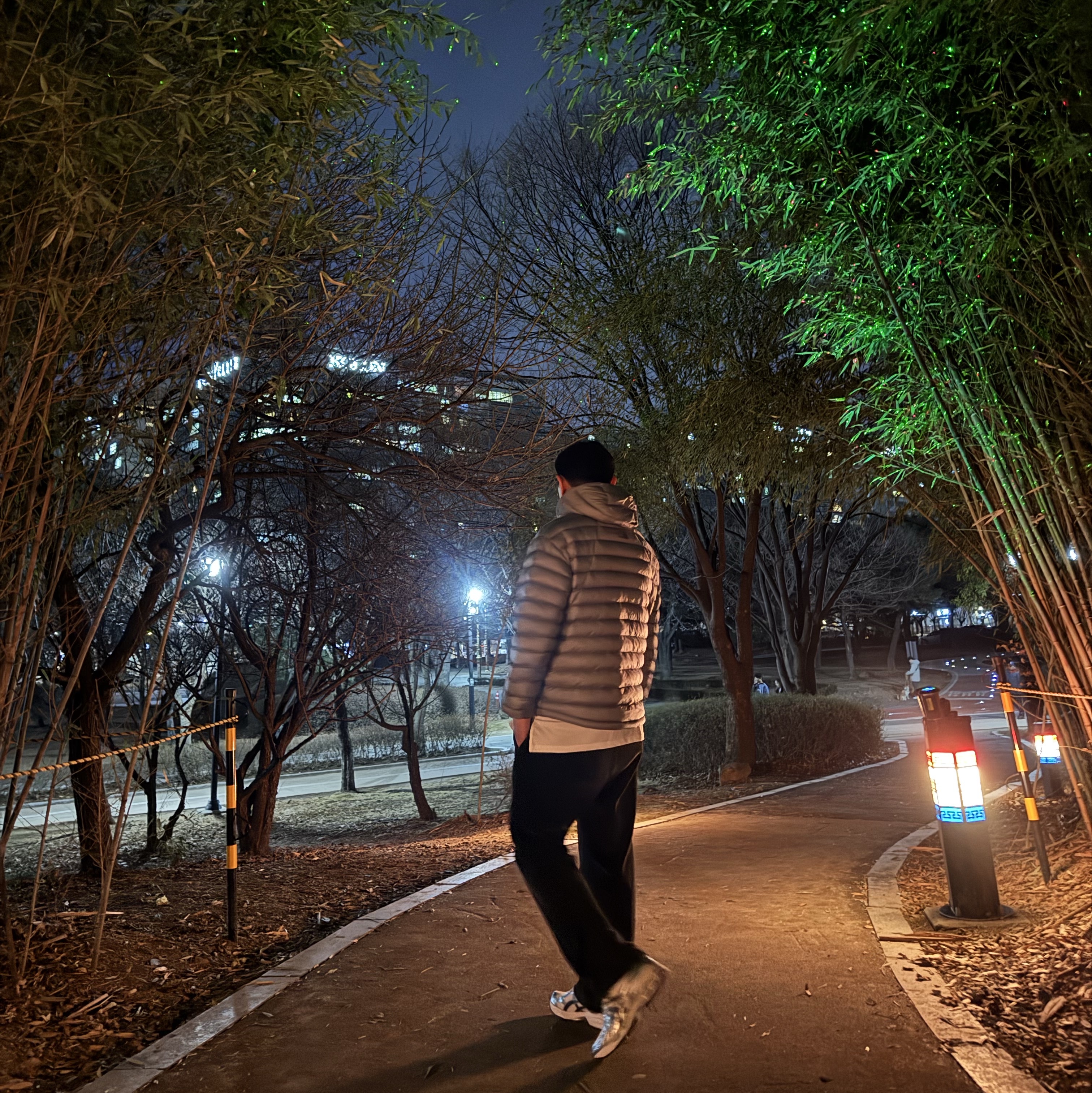 The North Face Ventus On Jacket Silver, Asics Gel-Kayano 14 White Graphite Grey 착용 스타일 - 2