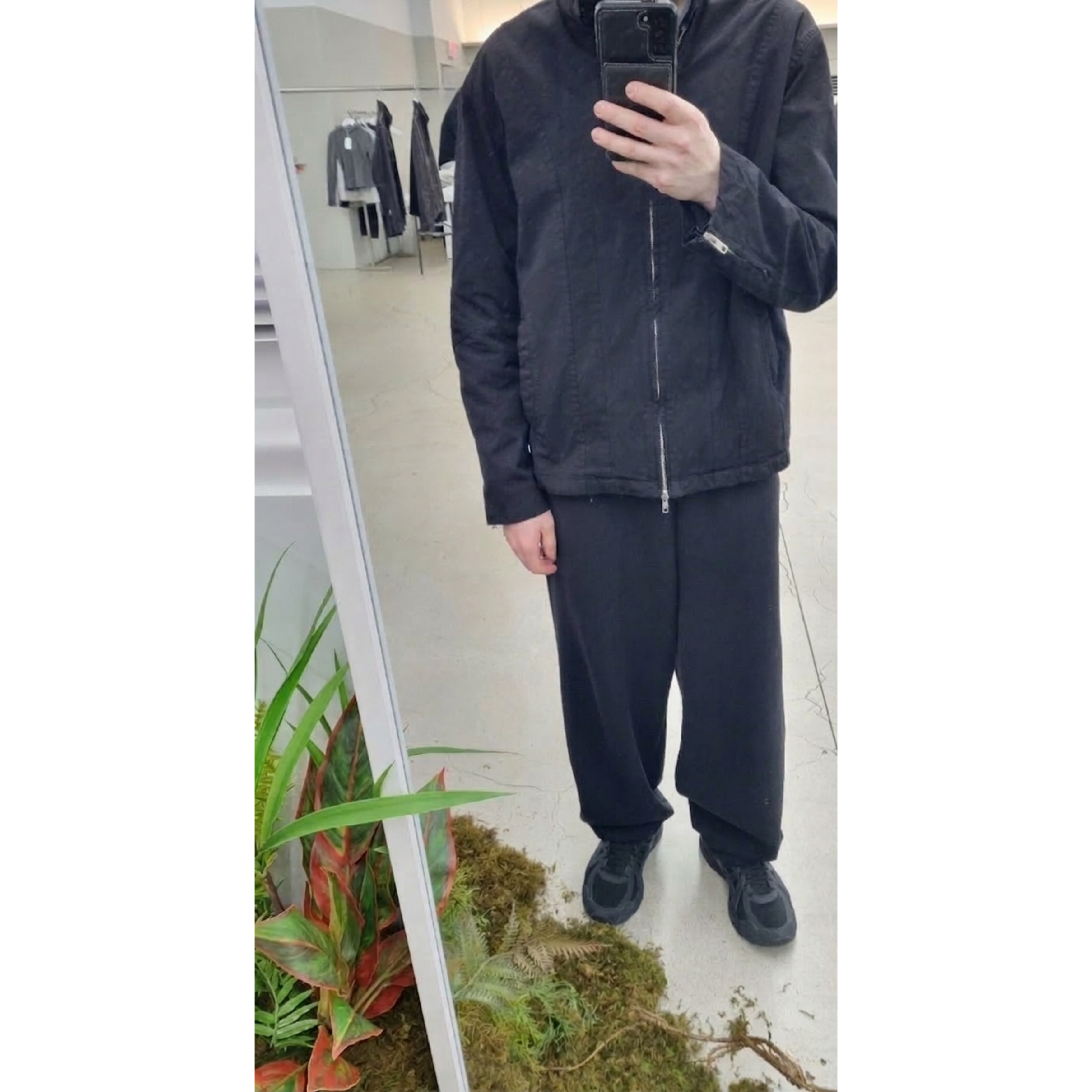 Asics Jog 100 T Black - 4E Extra Wide, IGNOTA Core:14 Explorer Jacket Black 착용 스타일 - 1