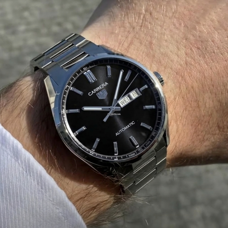 TAG Heuer Carrera Day-Date Calibre 5 Automatic Steel Black 착용 스타일
