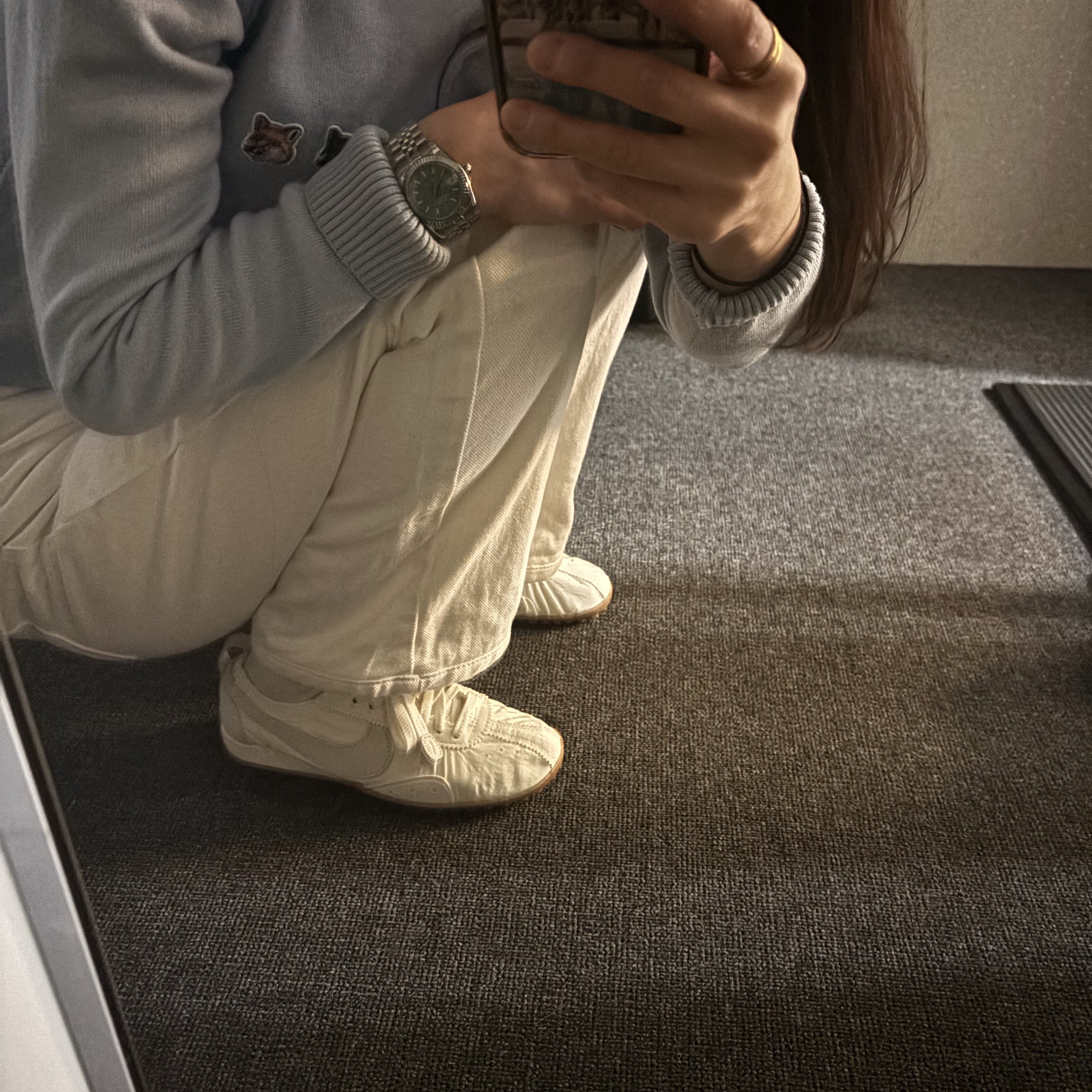 Nike x Jacquemus Moon Shoe SP Soft Pearl Sail 착용 스타일 - 3