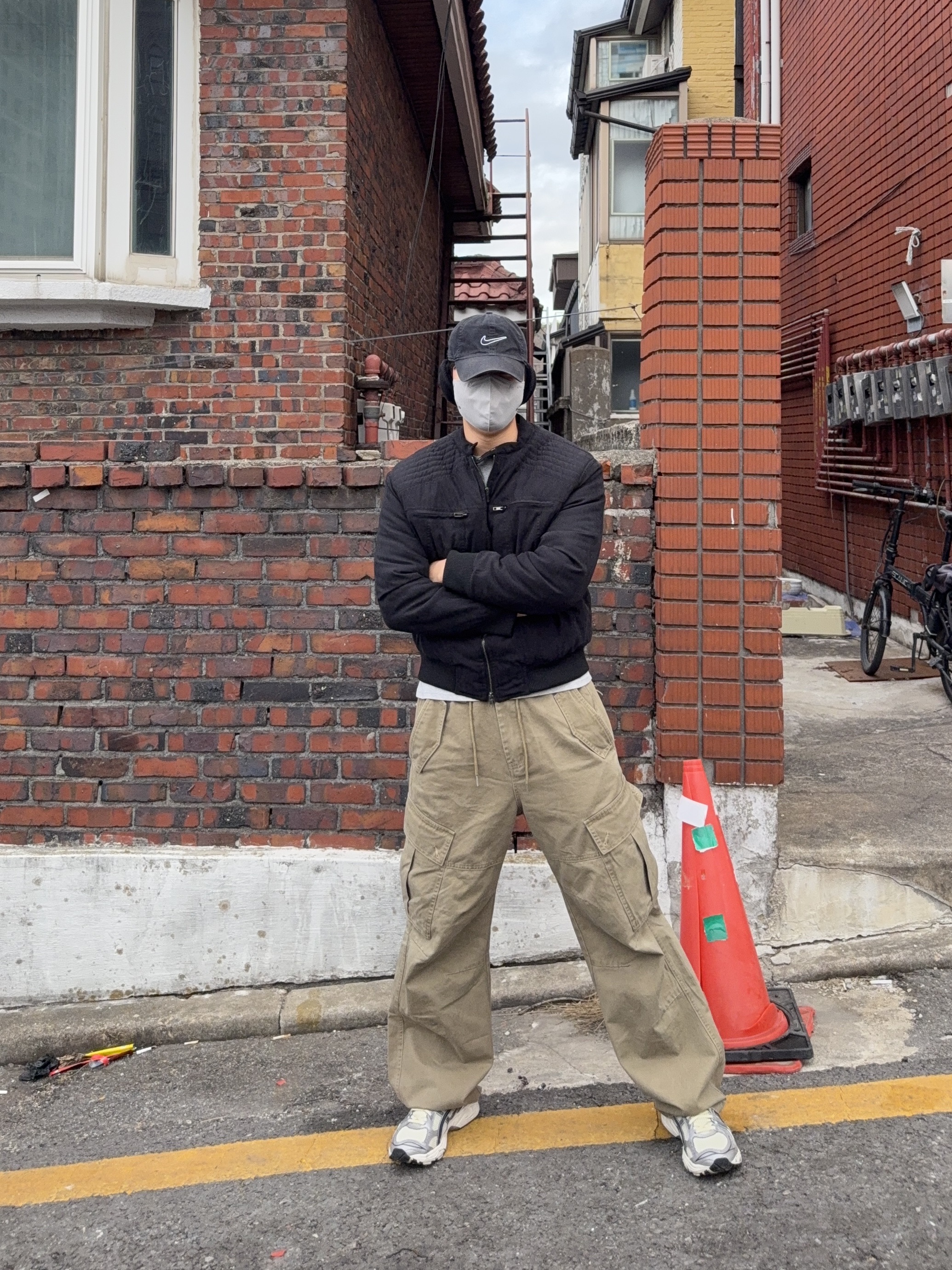 Asics Gel-Kayano 14 Oyster White Steeple Grey, Nike Dri-Fit Club Structured Swoosh Cap Black 착용 스타일 - 3