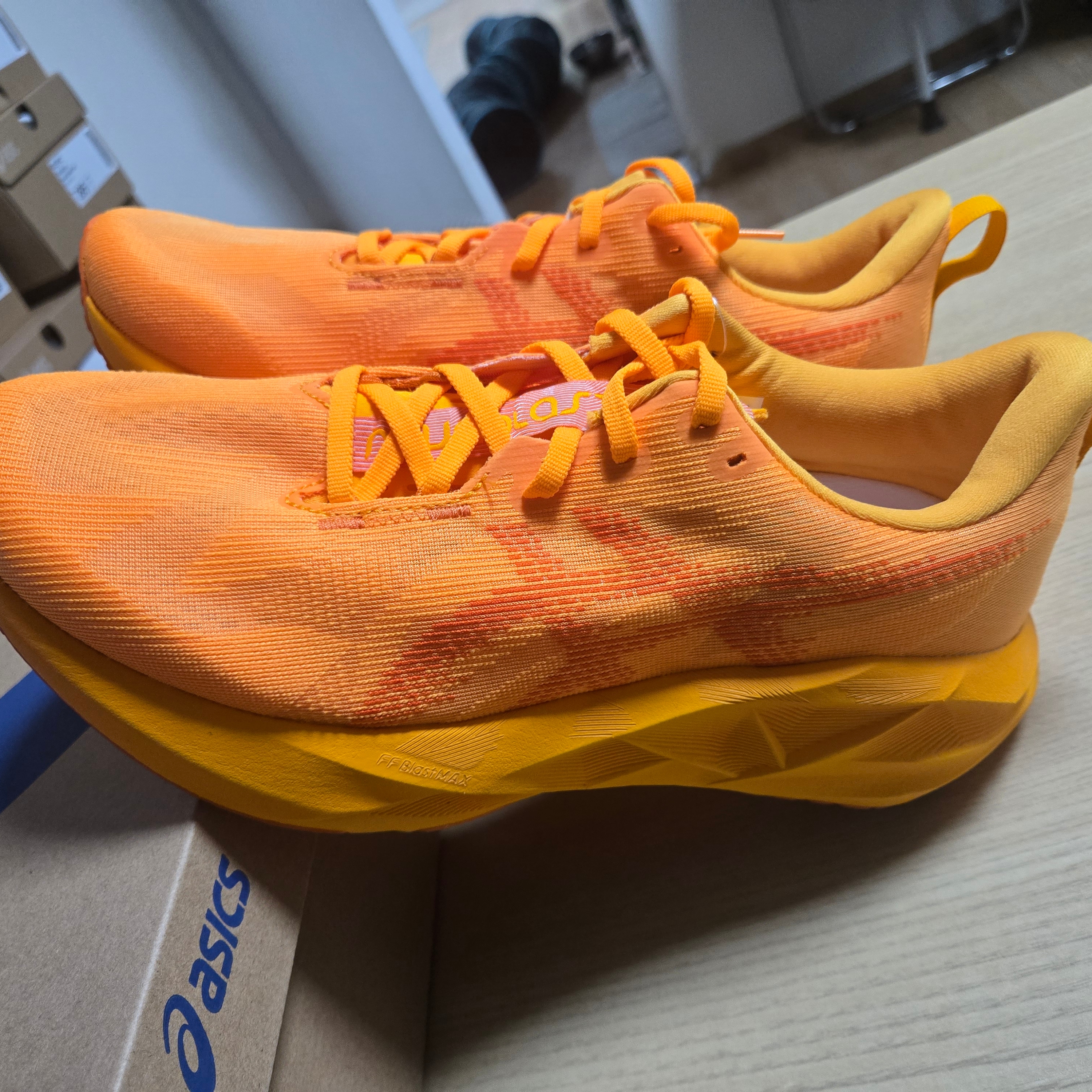 Asics Novablast 5 Yamabuki Anzu 착용 스타일 - 2