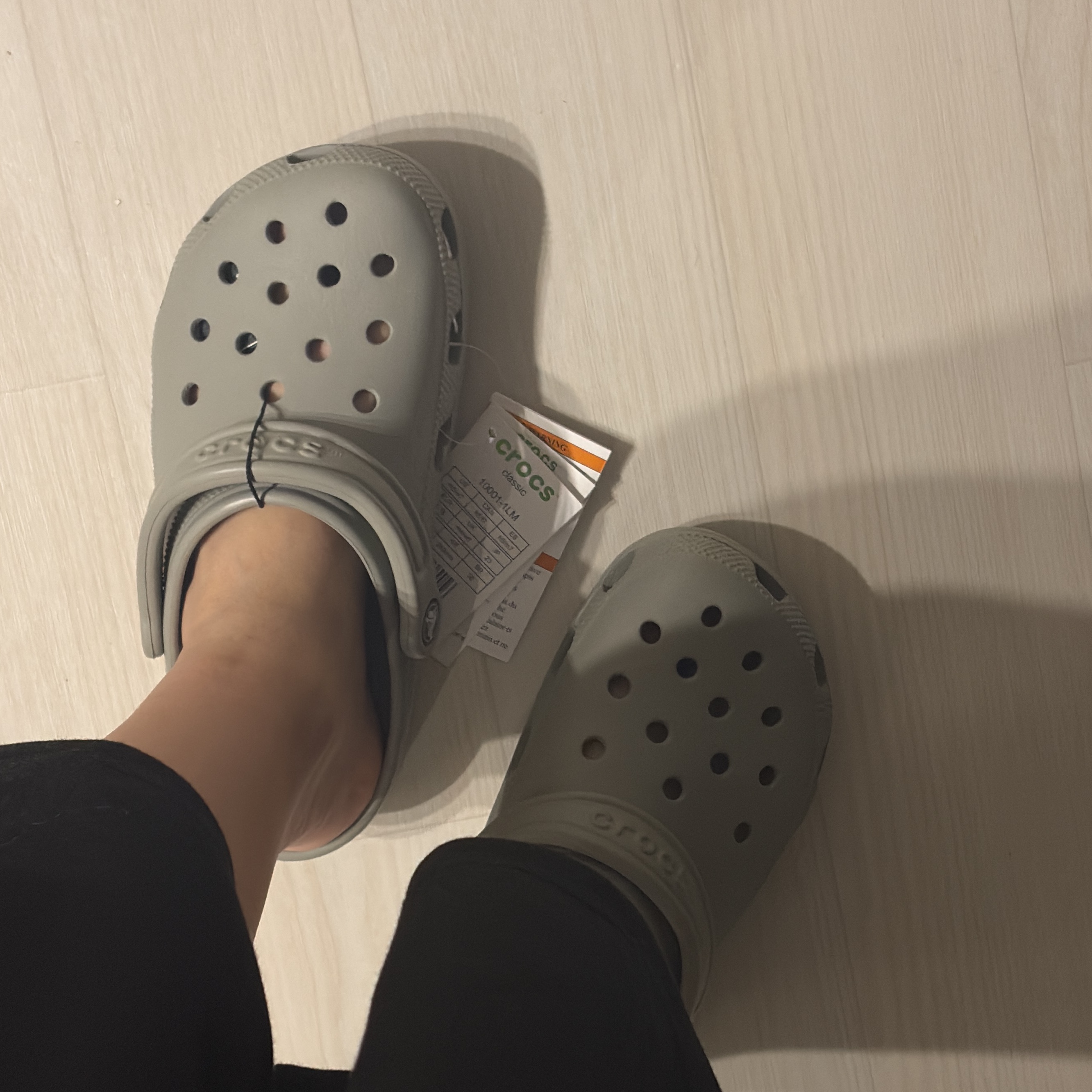 Crocs Classic Clog Elephant 착용 스타일 - 3