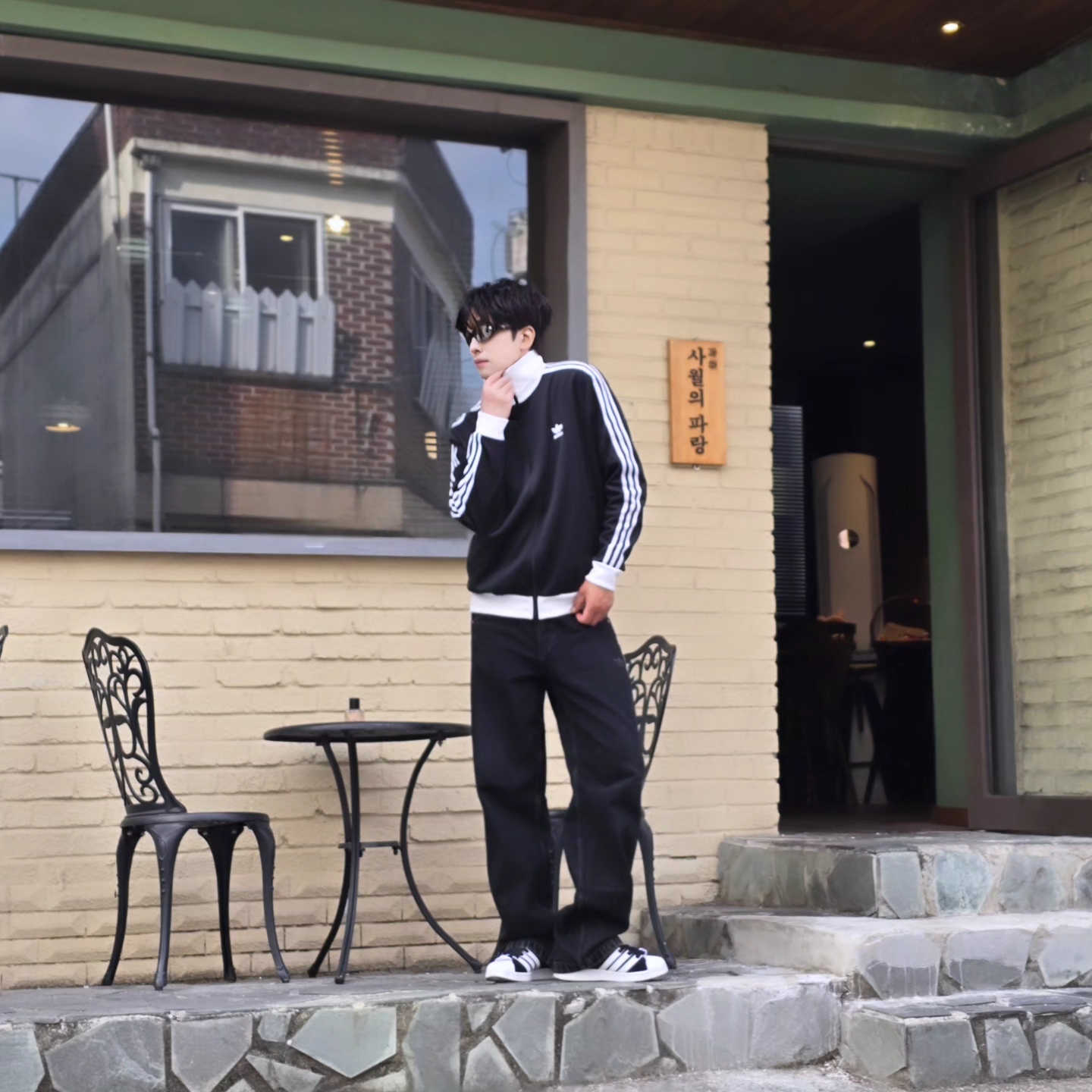 Adidas Adicolor Classics Beckenbauer Track Jacket Black - US Sizing, Adidas Adicolor Classics Beckenbauer Track Jacket Black - KR Sizing 착용 스타일 - 4