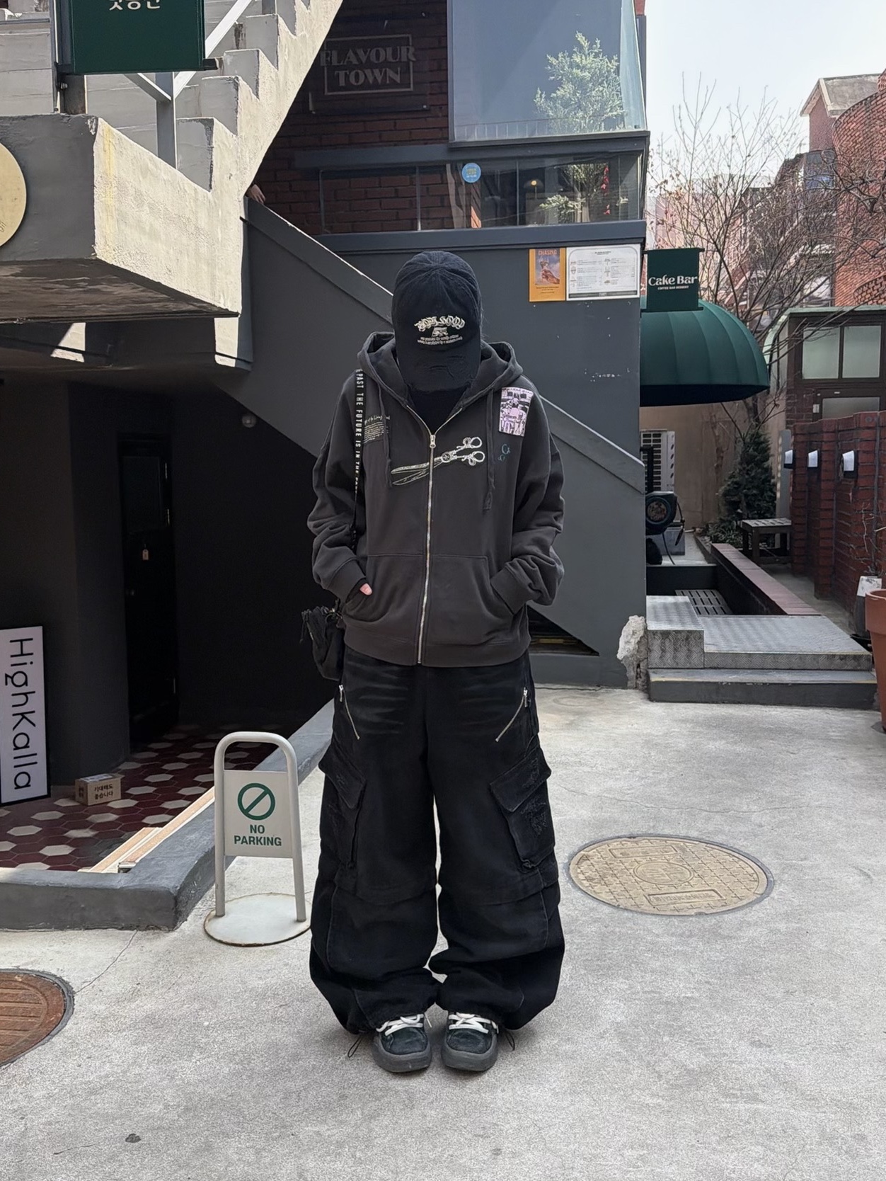 ETCE New Vision Destroyed Washed Cap Black, ERL Vamp Skate Shoe Pirate Black 착용 스타일 - 6