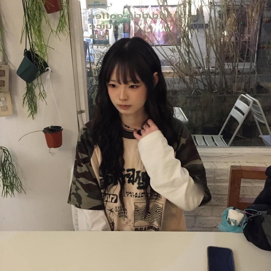 MAINBOOTH Strange Dream T-shirt Camo 착용 스타일 - 6