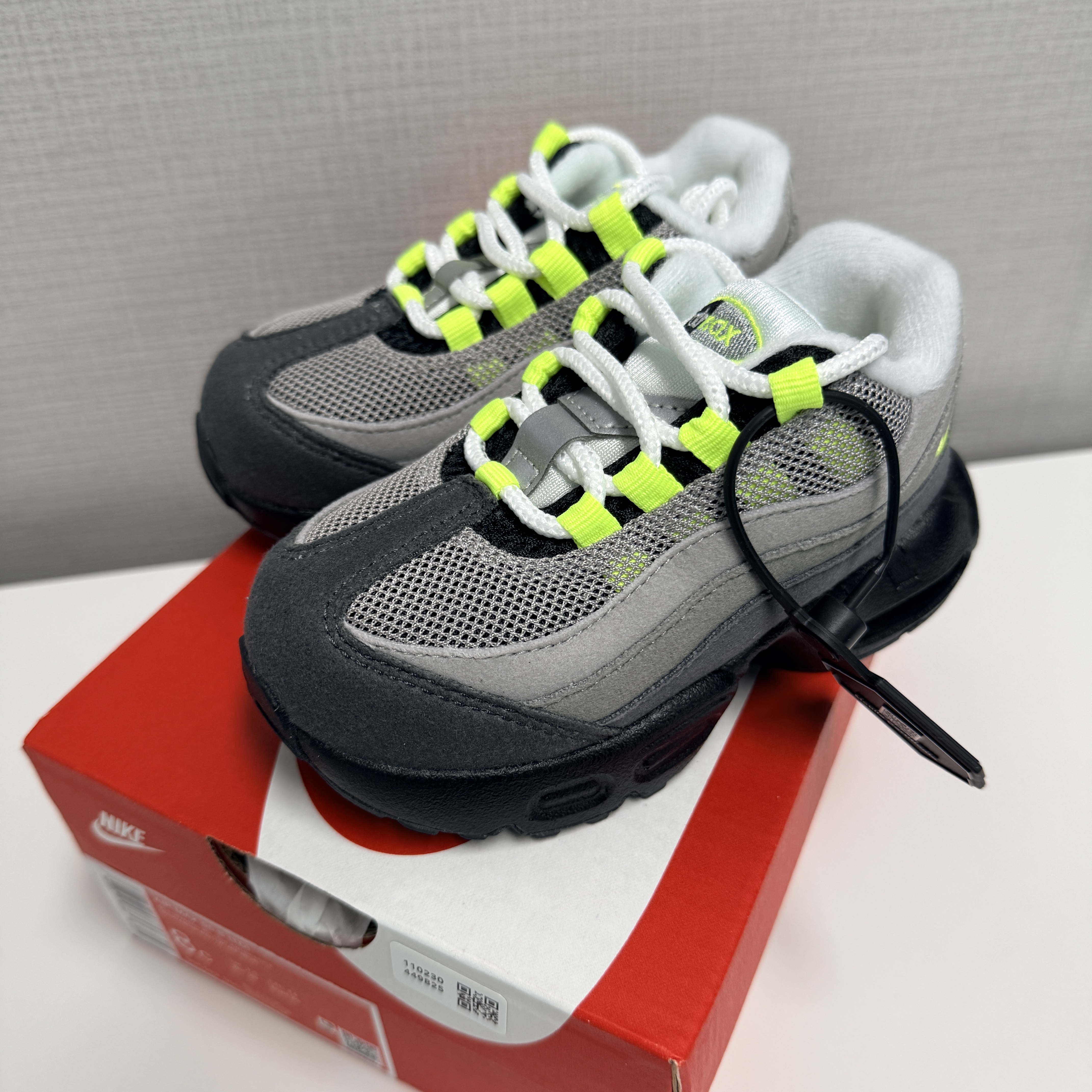 (TD) Nike Air Max 95 OG Neon 착용 스타일 - 2