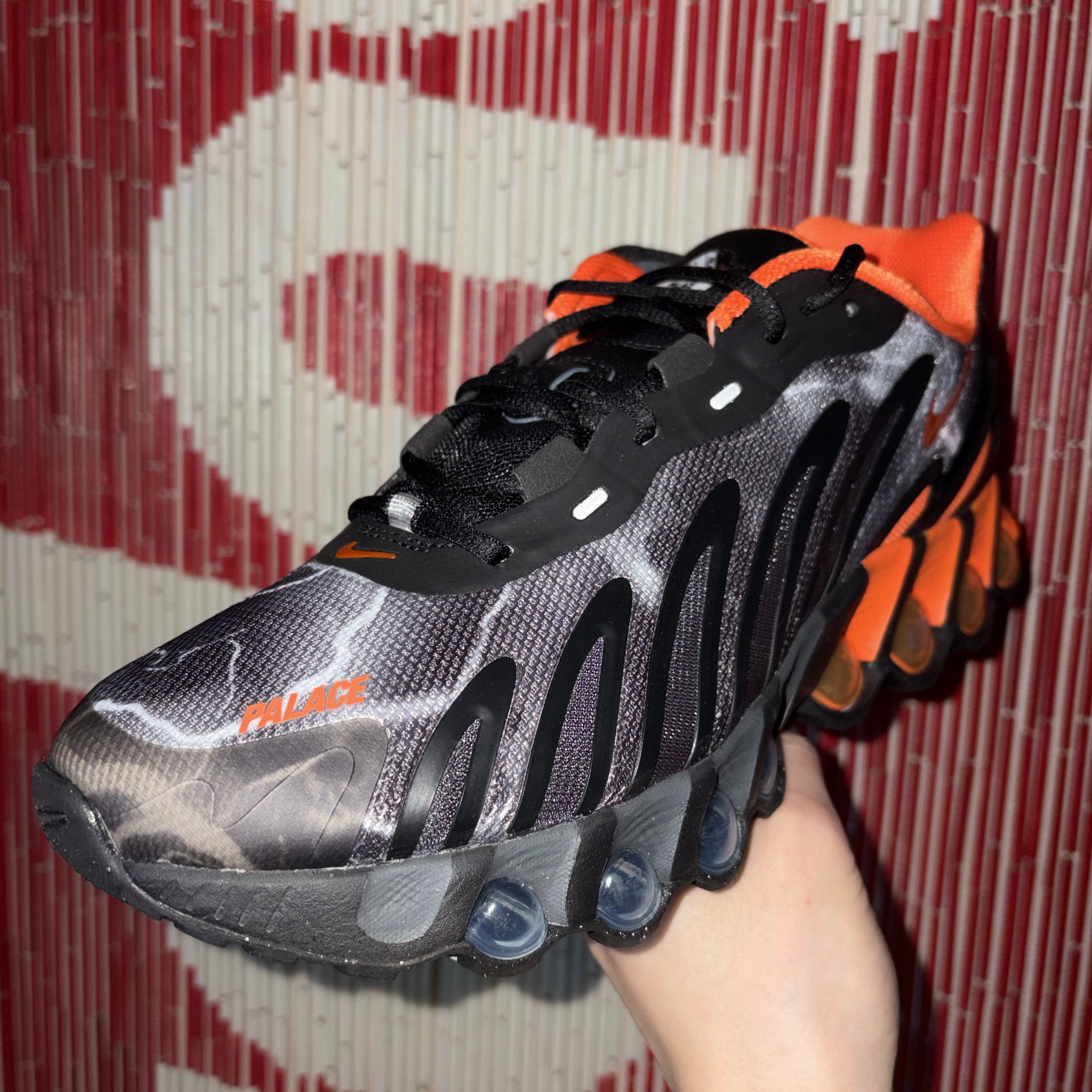 Nike x Palace Air Max Dn8 Black Safety Orange 착용 스타일 - 1