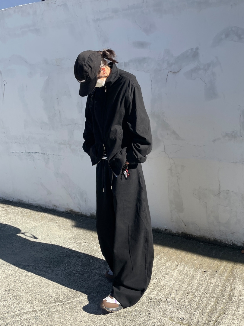 Ticket To The Moon Mini Backpack 15L Chocolate, Supreme Washed Chino Twill Camp Cap Black 착용 스타일 - 2