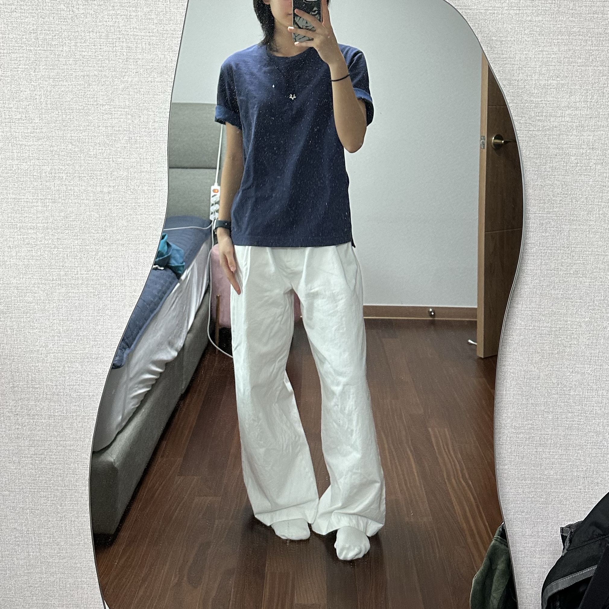 Uniqlo x JW Anderson Bi-Color T-Shirt Navy, Uniqlo x JW Anderson Bi-Color T-Shirt Blue 착용 스타일 - 2