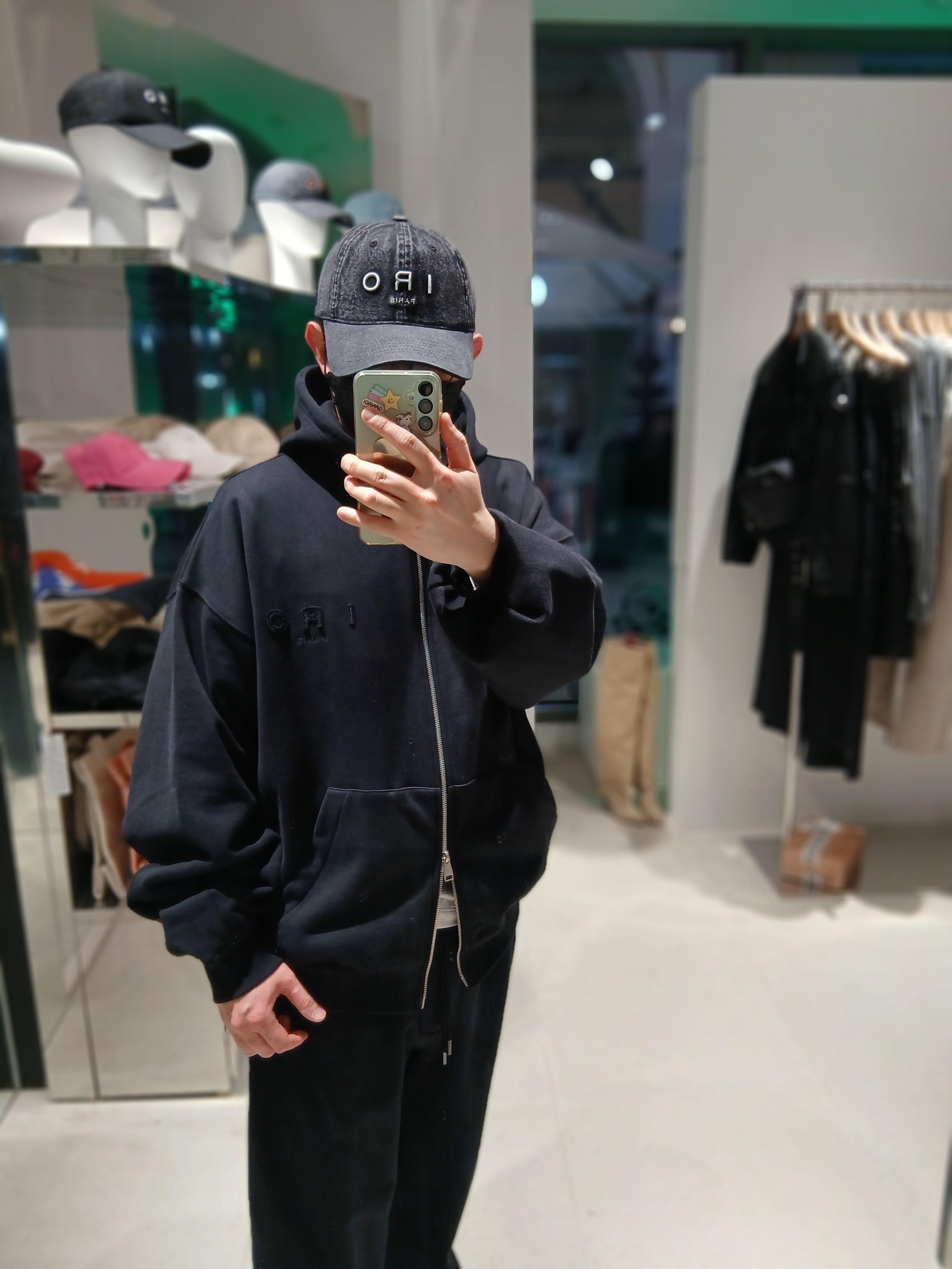 Maison Margiela Calfskin Replica Sneakers, IRO Voile Cushioned Fabric Hooded Zip-Up T-Shirt Black 착용 스타일 - 6