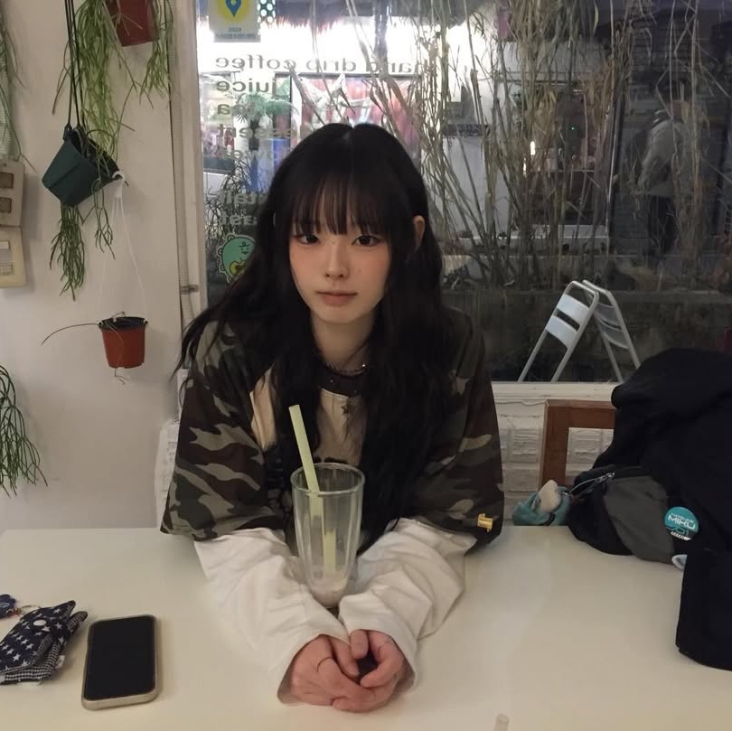 MAINBOOTH Strange Dream T-shirt Camo 착용 스타일 - 4