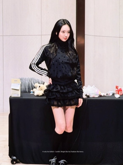 (W) Adidas Originals Satin Polka Dot Track Top Black - KR Sizing 착용 스타일 - 2