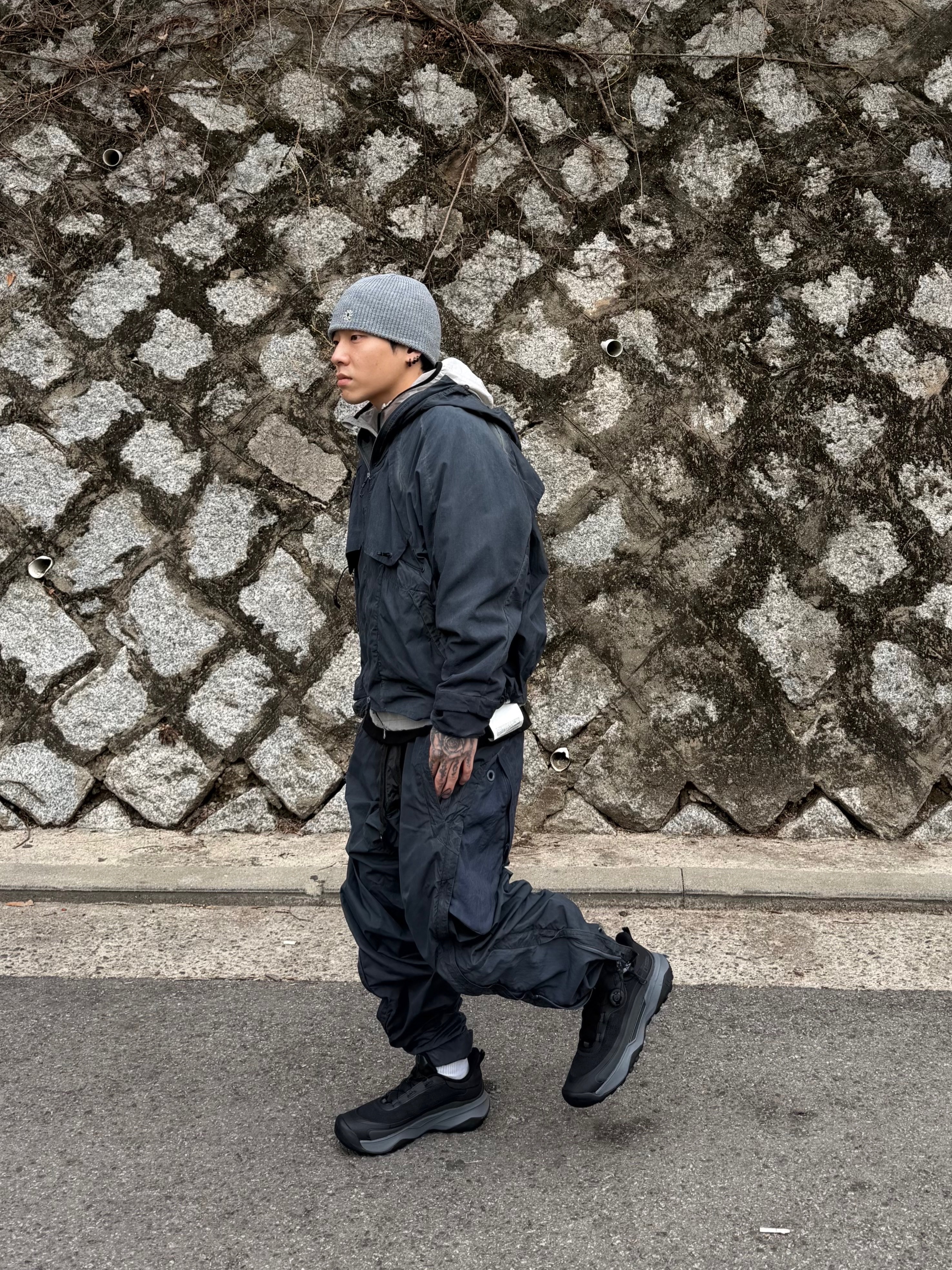 National Geographic Rover City Black 착용 스타일 - 4