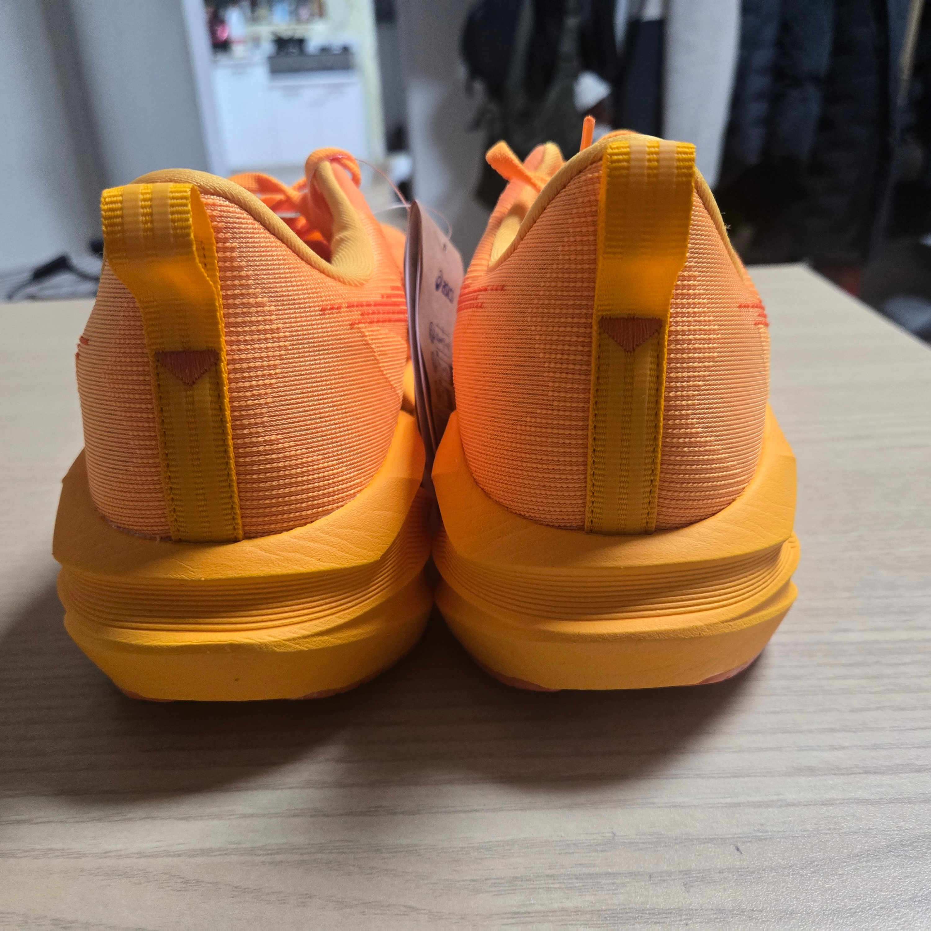 Asics Novablast 5 Yamabuki Anzu 착용 스타일 - 3