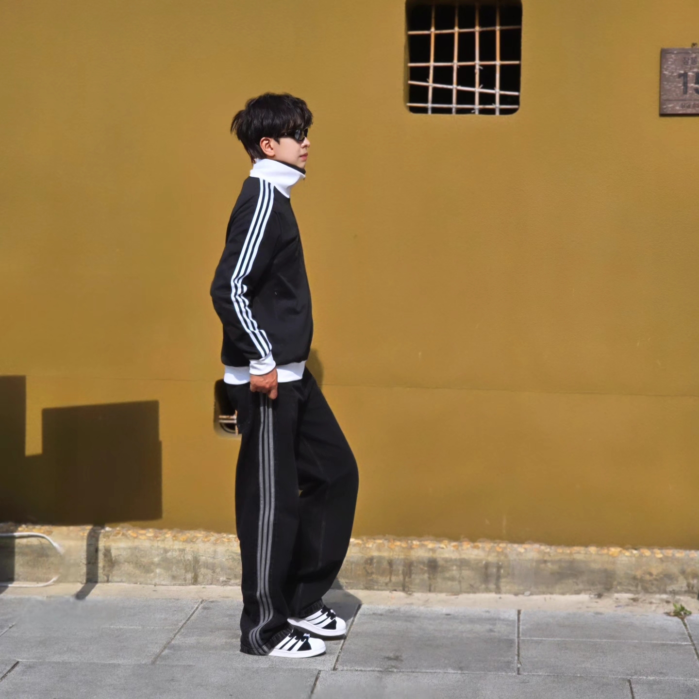 Adidas Adicolor Classics Beckenbauer Track Jacket Black - US Sizing, Adidas Adicolor Classics Beckenbauer Track Jacket Black - KR Sizing 착용 스타일 - 2