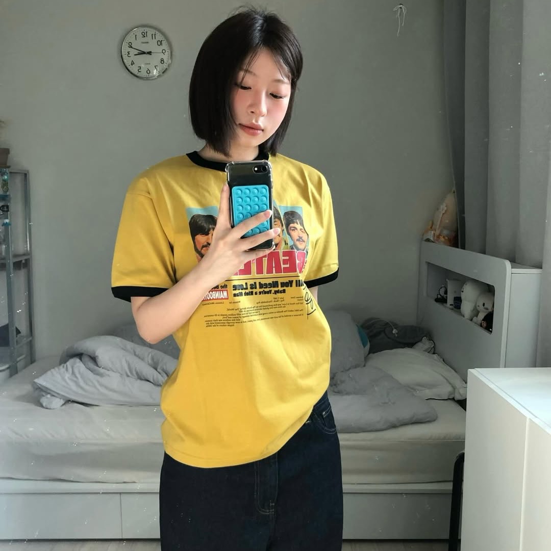MAINBOOTH [Beatles] Love T-Shirt Yellow 착용 스타일 - 1