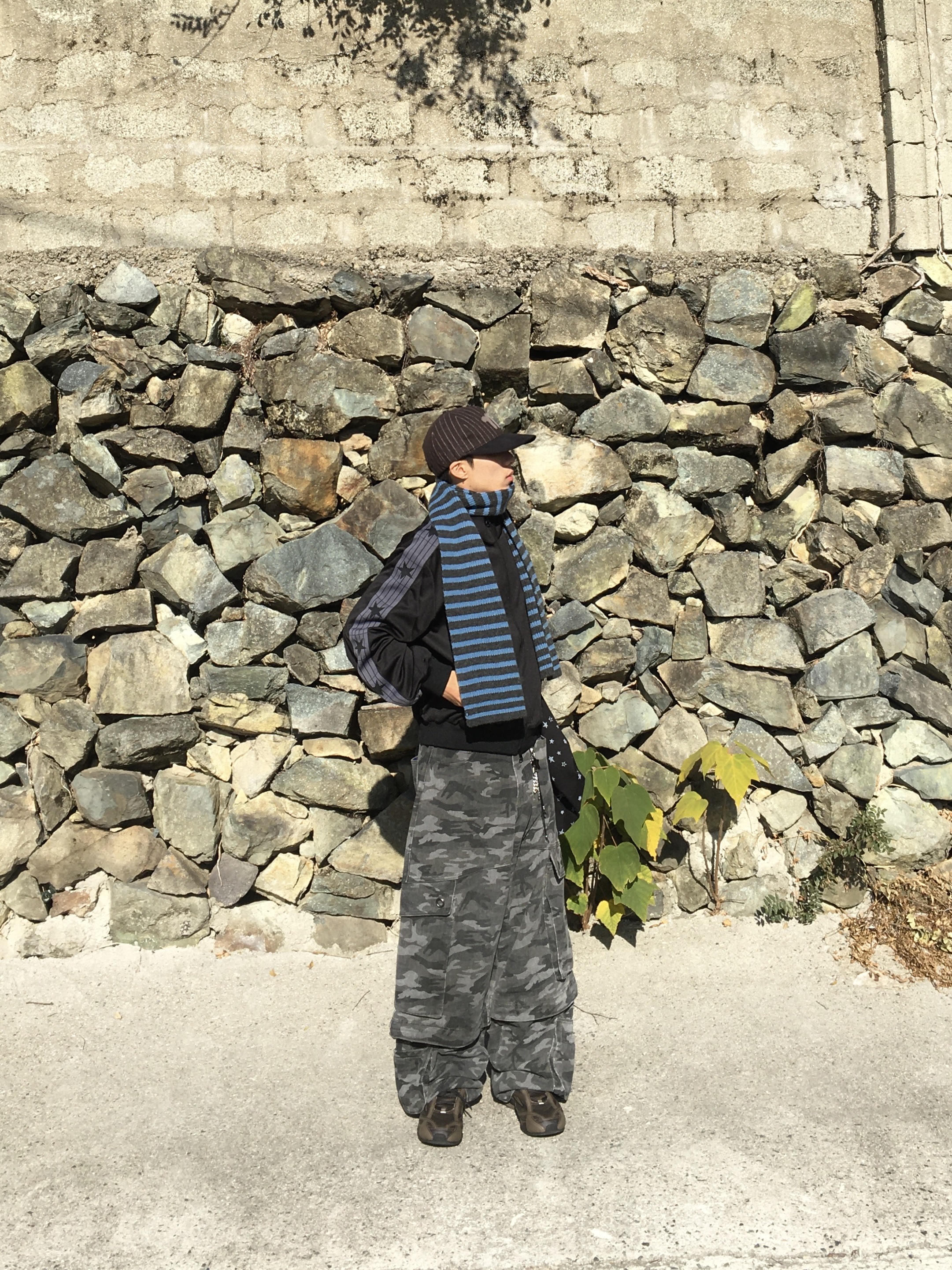 Asics Jog 100 S Brown Storm 착용 스타일 - 2