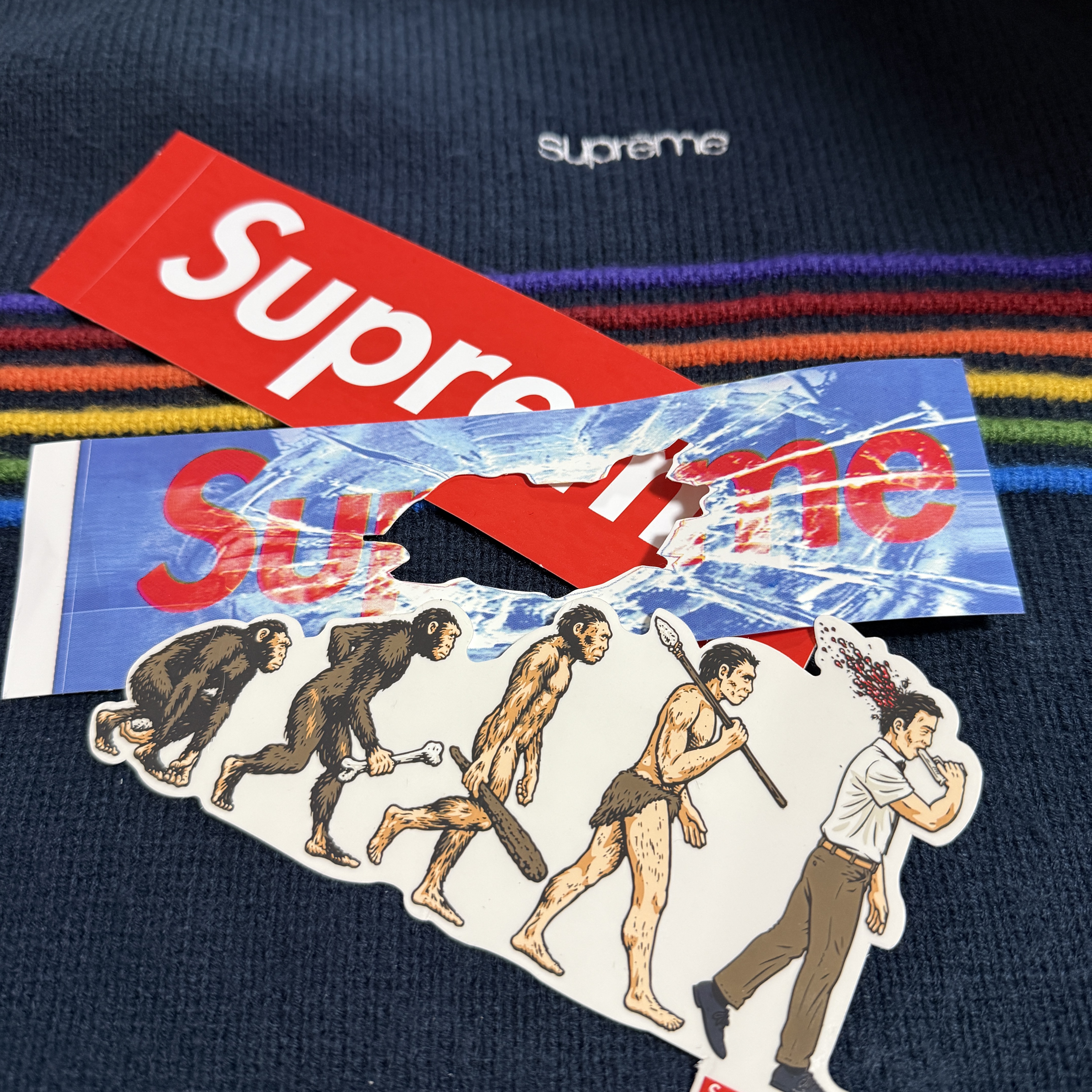 Supreme Raised Stripe Sweater Navy - 26SS 착용 스타일