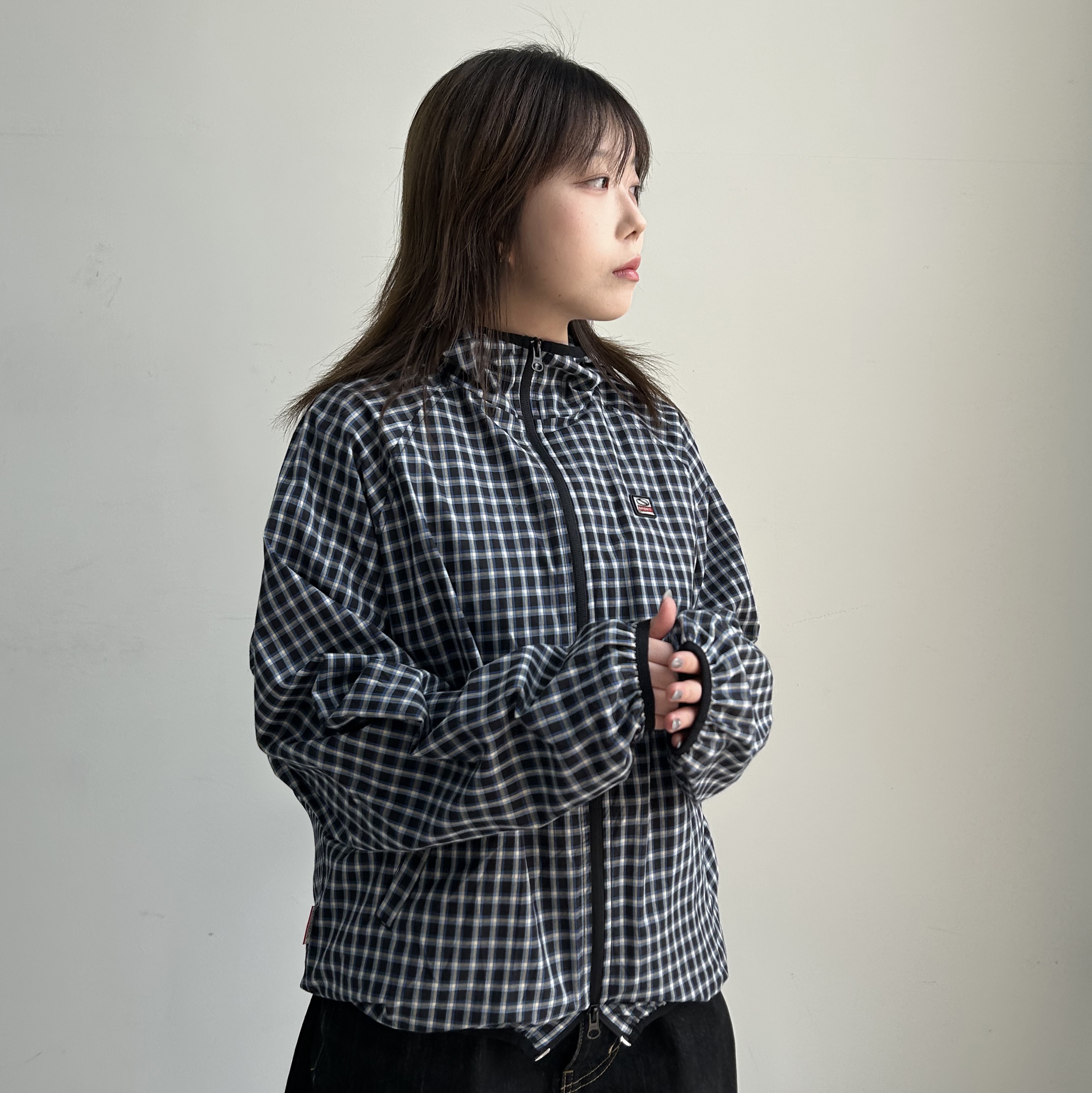 SPORT CHAMBER SC Square Check Windbreaker NAVY 착용 스타일 - 3