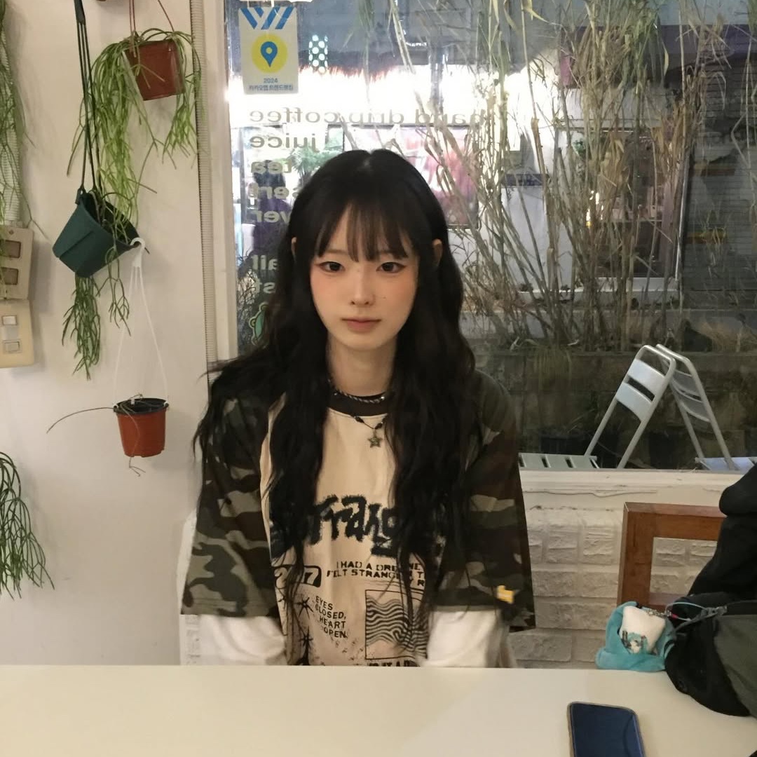 MAINBOOTH Strange Dream T-shirt Camo 착용 스타일 - 8