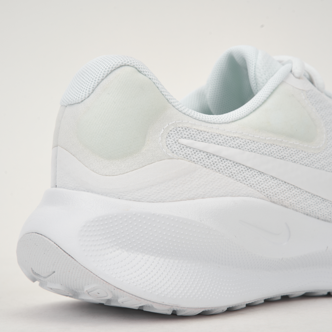 (W) 나이키 레볼루션 7 화이트((W) Nike Revolution 7 White) - 8