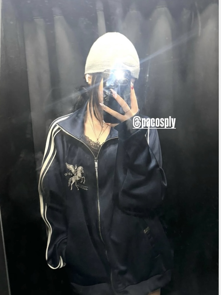 PACOSPLY Falling Angel Sports Jacket Navy 착용 스타일