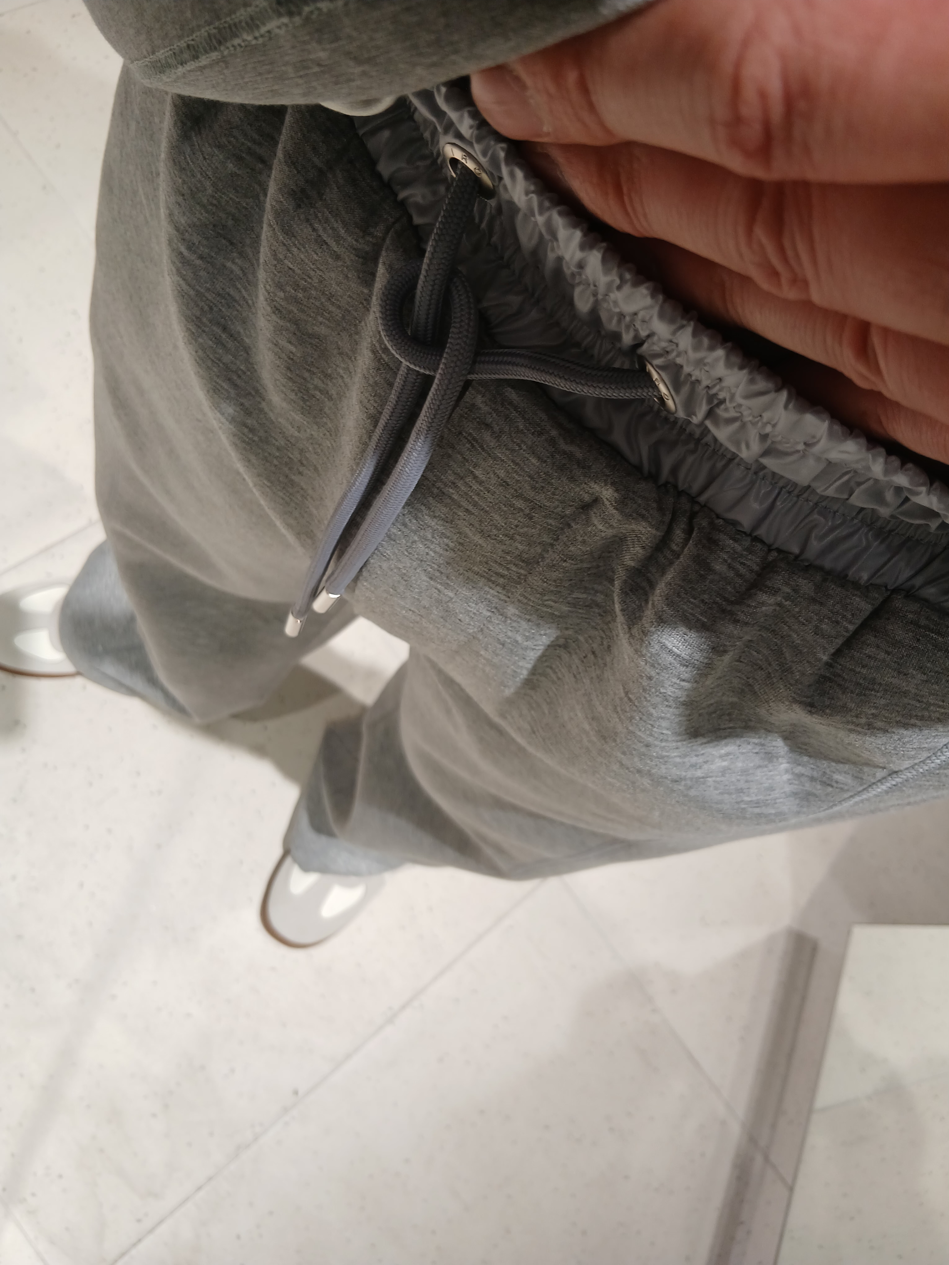 Iro Logo Nylon Ball Cap Black, Iro Damage Wide Denim Pants Blue 착용 스타일 - 4