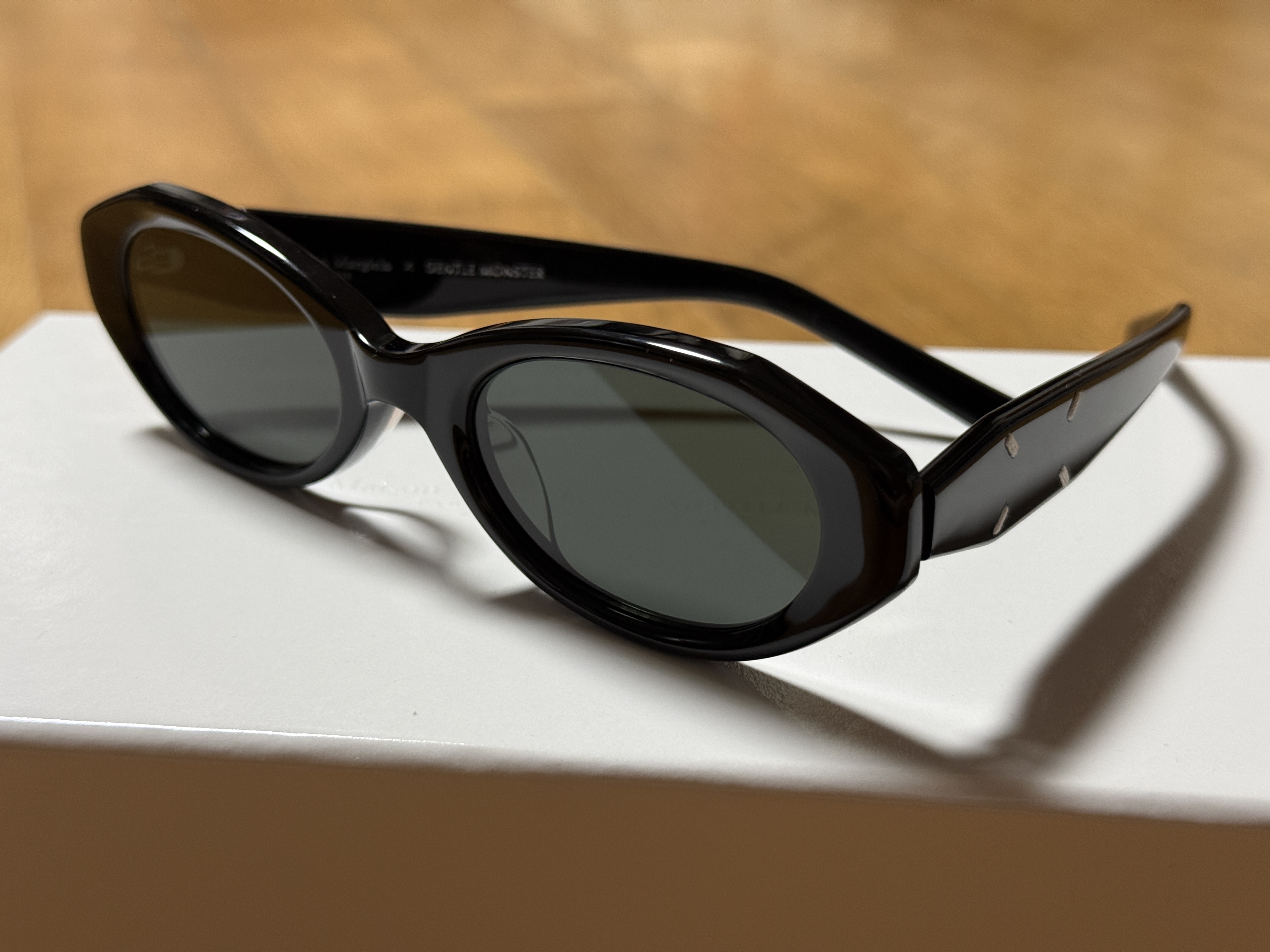 Gentle Monster x Maison Margiela MM204 Black Gray 착용 스타일